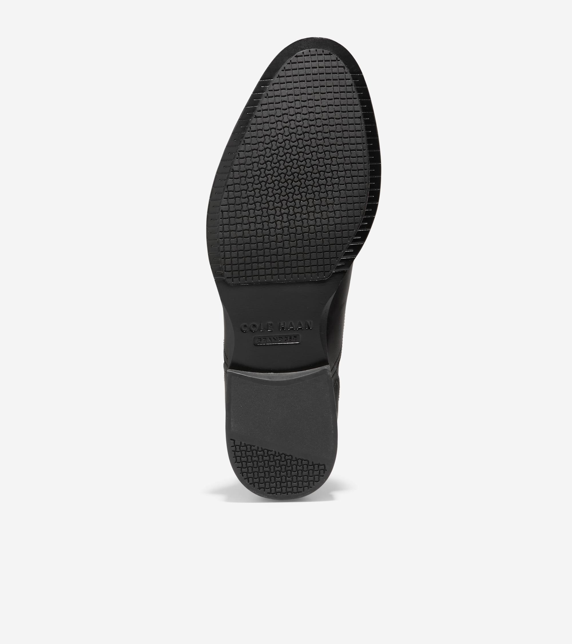 Pebble Traveler Wallet Product Image