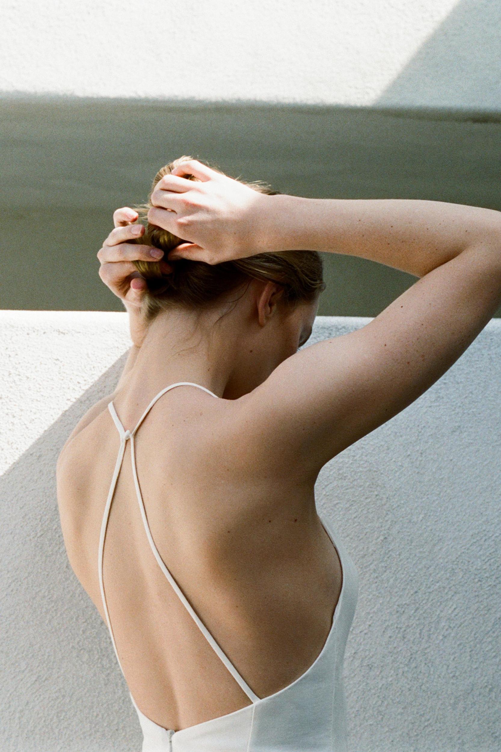 SHORT SWEETHEART NECKLINE DRESS Product Image