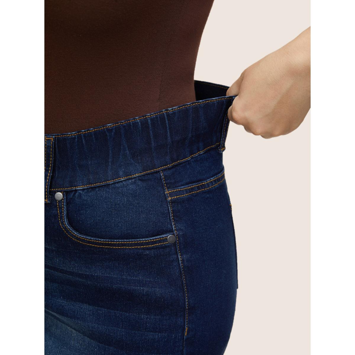 Plus Size Dark Wash Elastic Waist Skinny Denim Shorts Women Indigo Non High stretch Everyday Slanted pocket Casual Denim Shorts BloomChic 30/6X Product Image