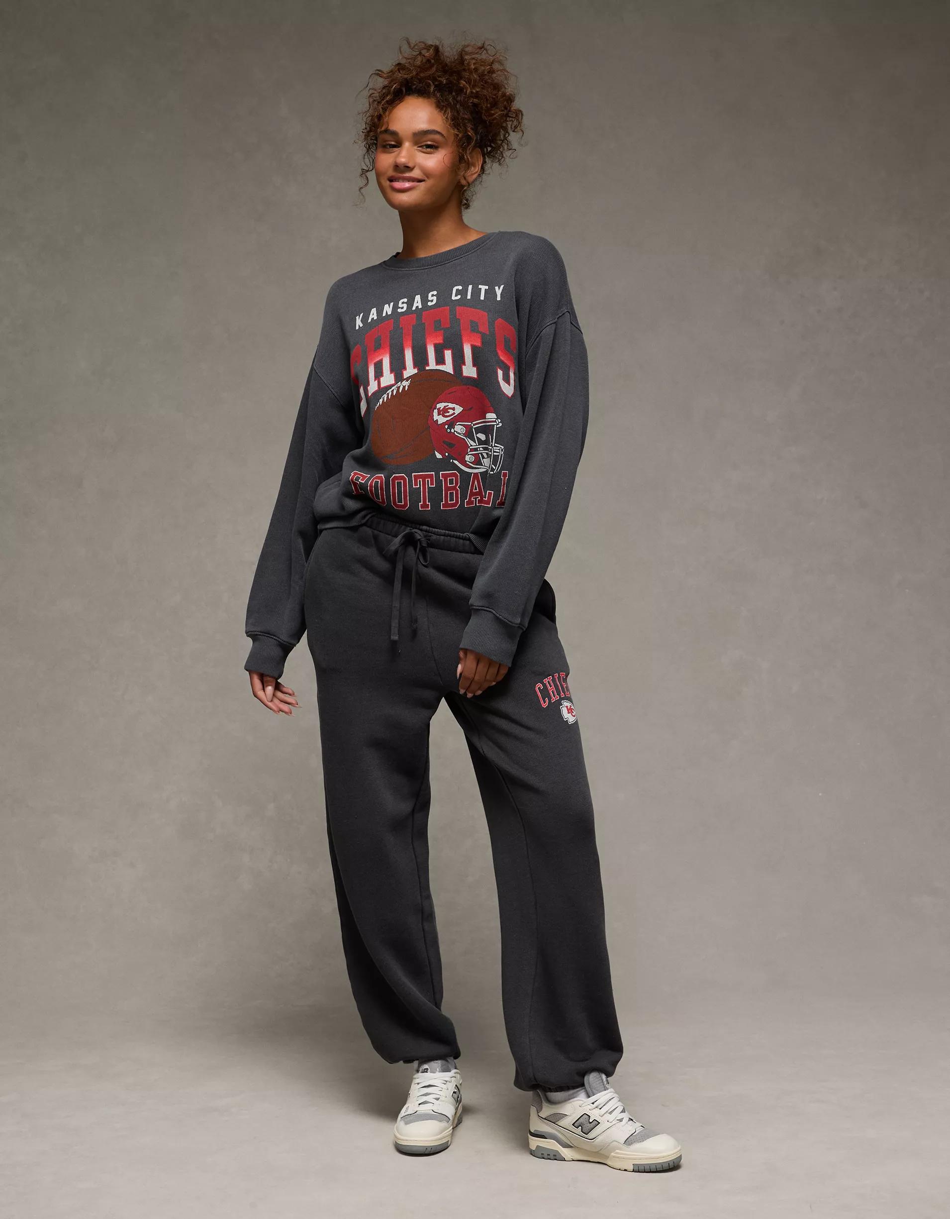 AE NFL Kansas City Chiefs Graphic Relaxed Fit Sweatshirt Product Image