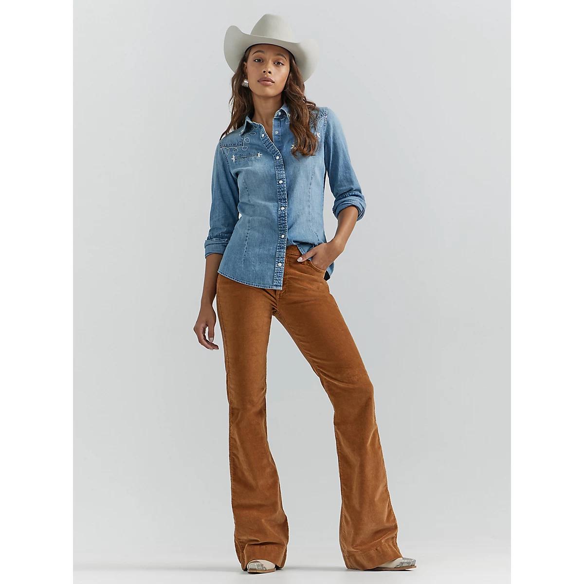 Women's Lasso Embroidered Cowboy Snap Shirt in Light Wash Product Image