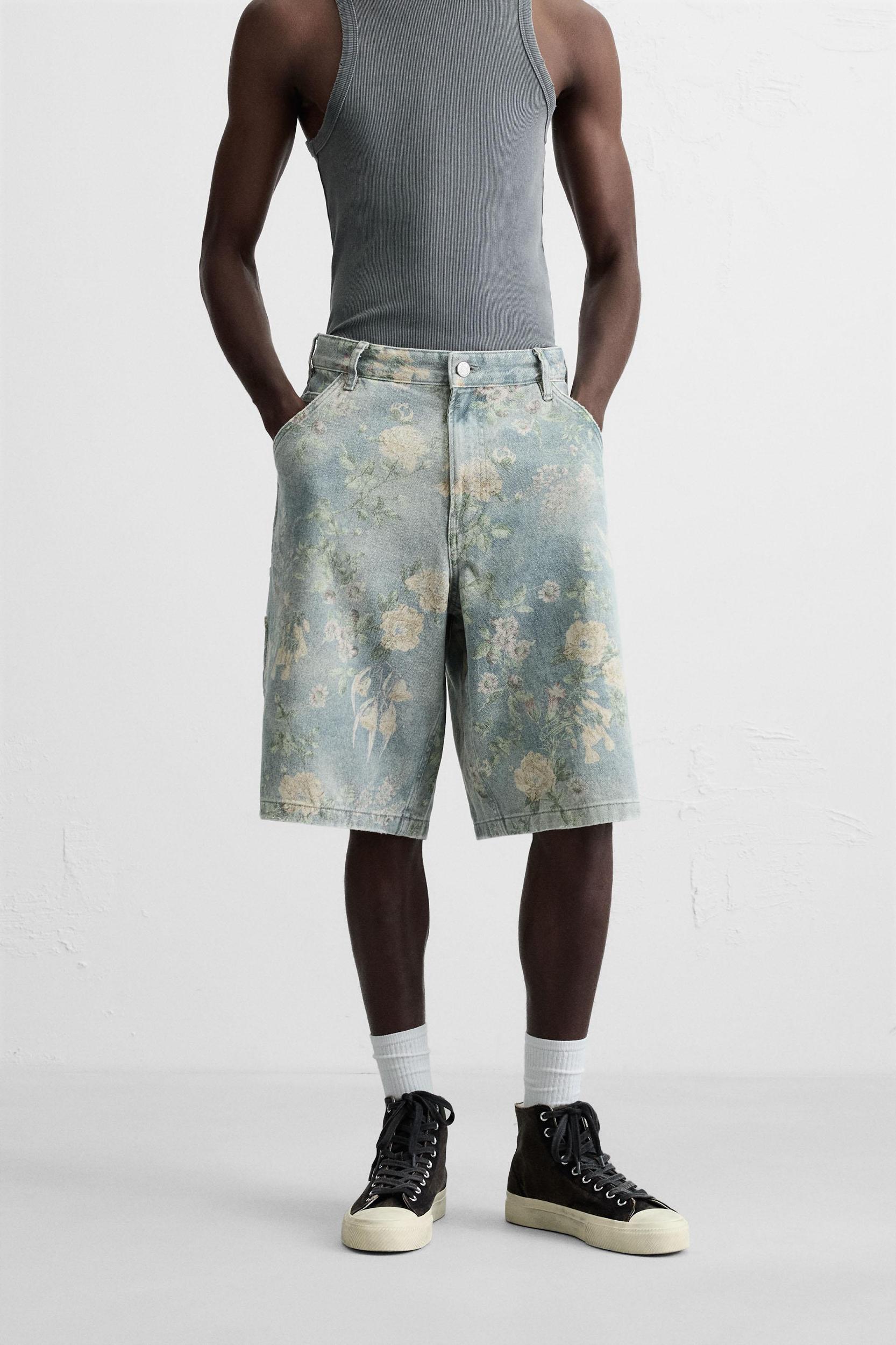 FLORAL PRINT CARPENTER POCKET BERMUDA SHORTS Product Image