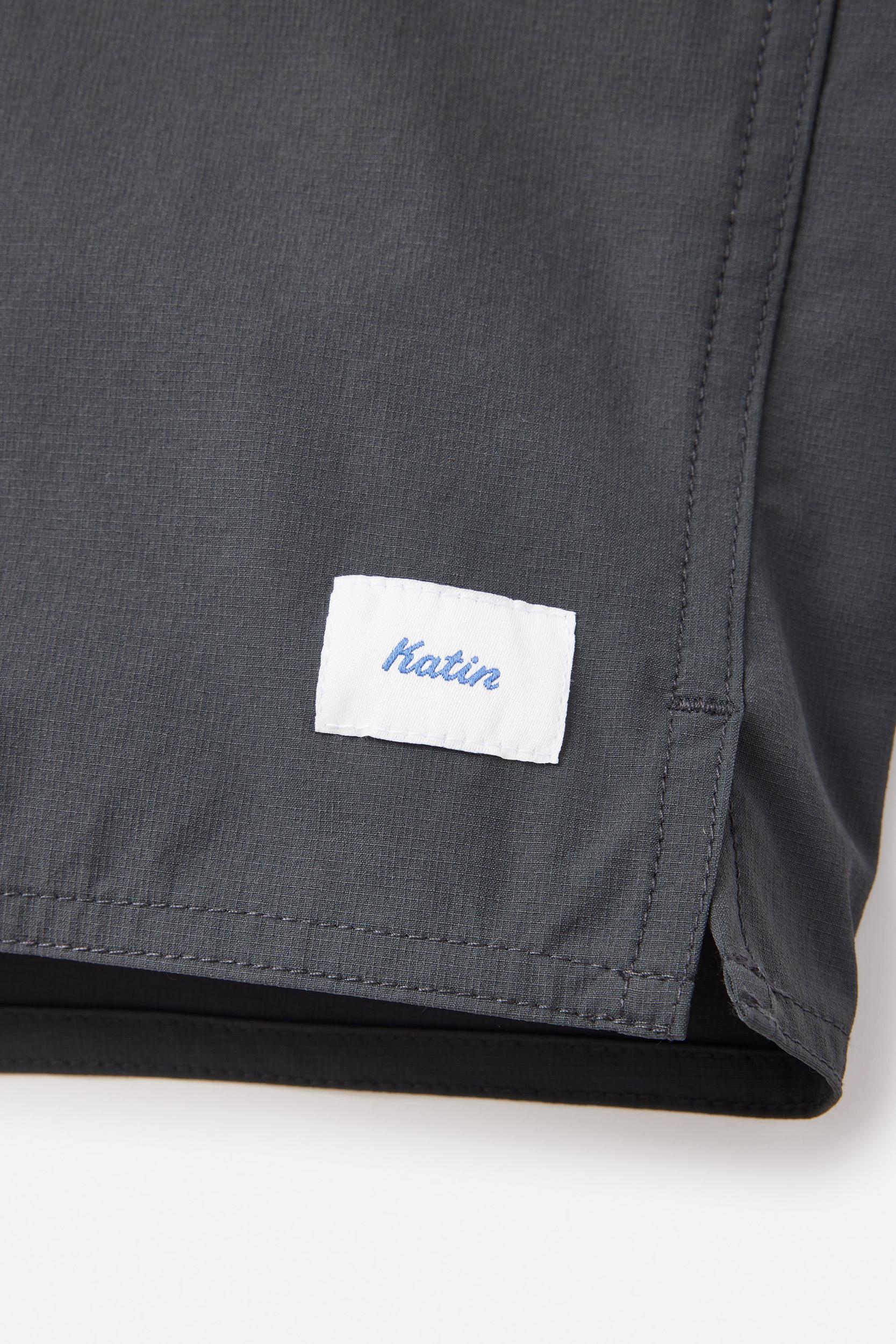 BOYS OTG CREST SURF TRUNK - BLACK WASH / 24 Product Image