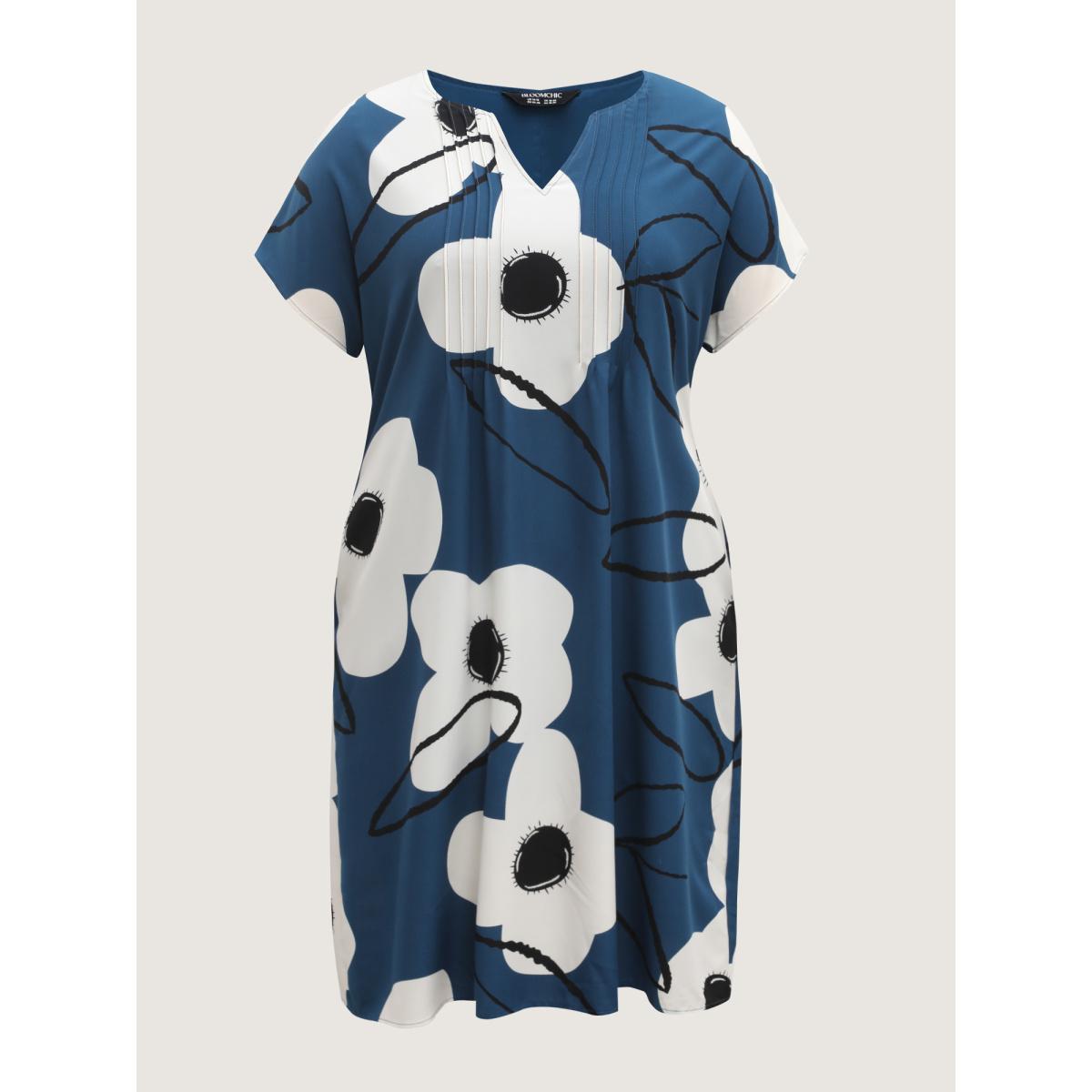 Plus Size Floral Pleated Front Pockets Midi Dress Mediumblue Women Leisure Notched collar Cap Sleeve Curvy BloomChic 12/L Product Image