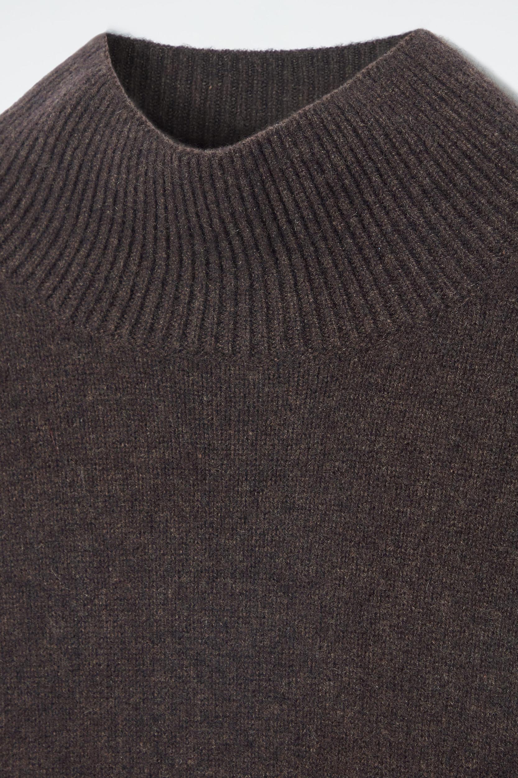 PURE CASHMERE TURTLENECK SWEATER Product Image