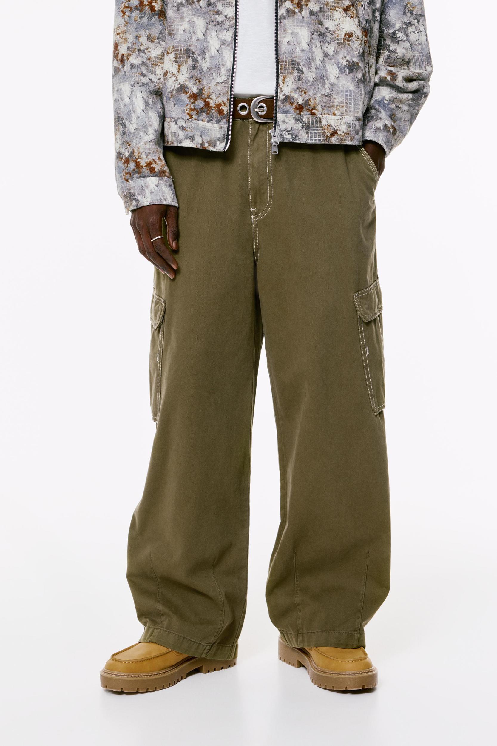 Baggy cargo trousers Product Image