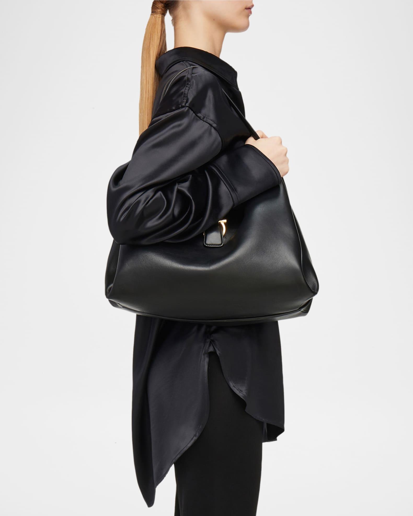 New Line Tote Bag Product Image