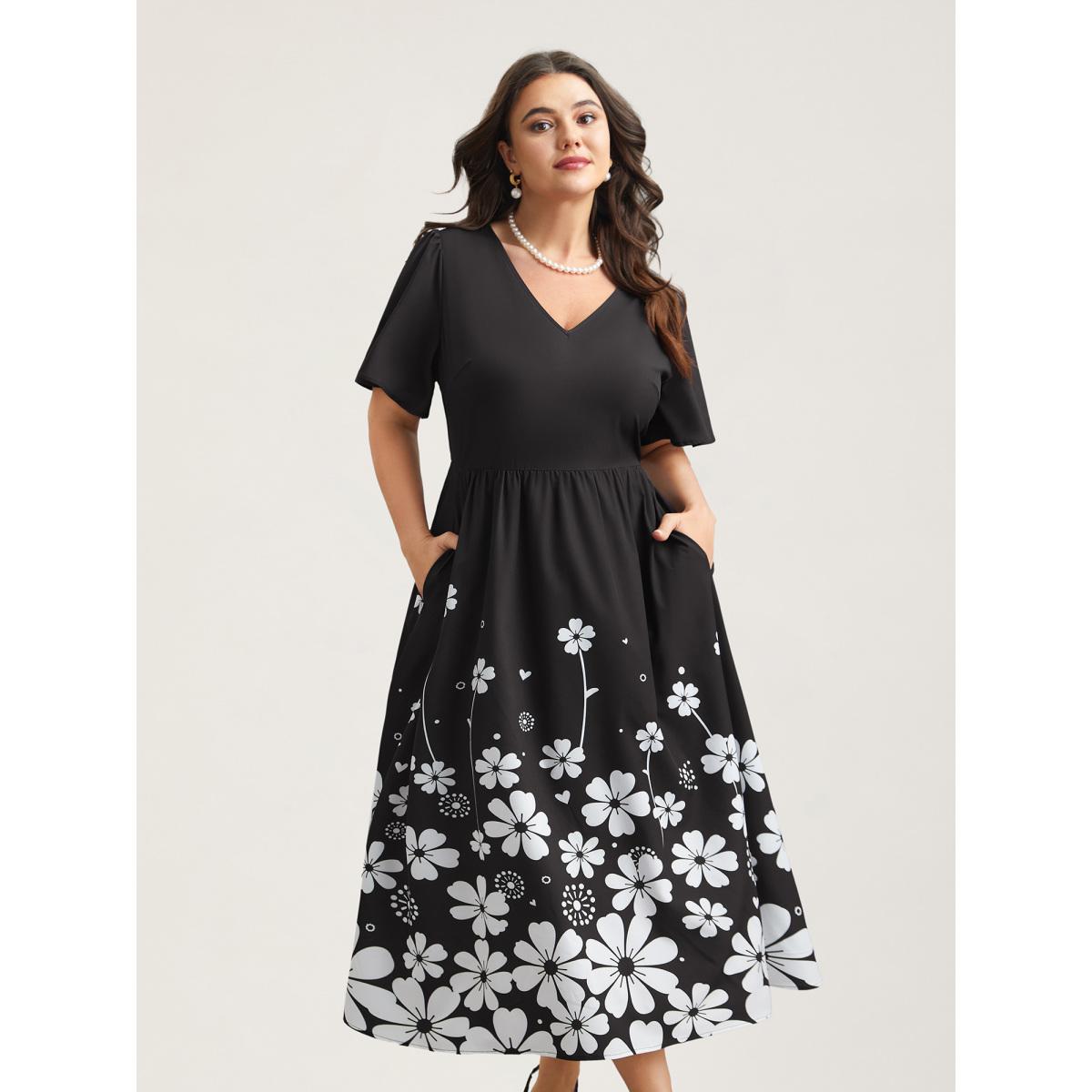 Plus Size V-Neck Floral Print Flared Sleeve Dress Black Women Romantic Gathered V-neck Short sleeve Curvy BloomChic 30/6X Product Image