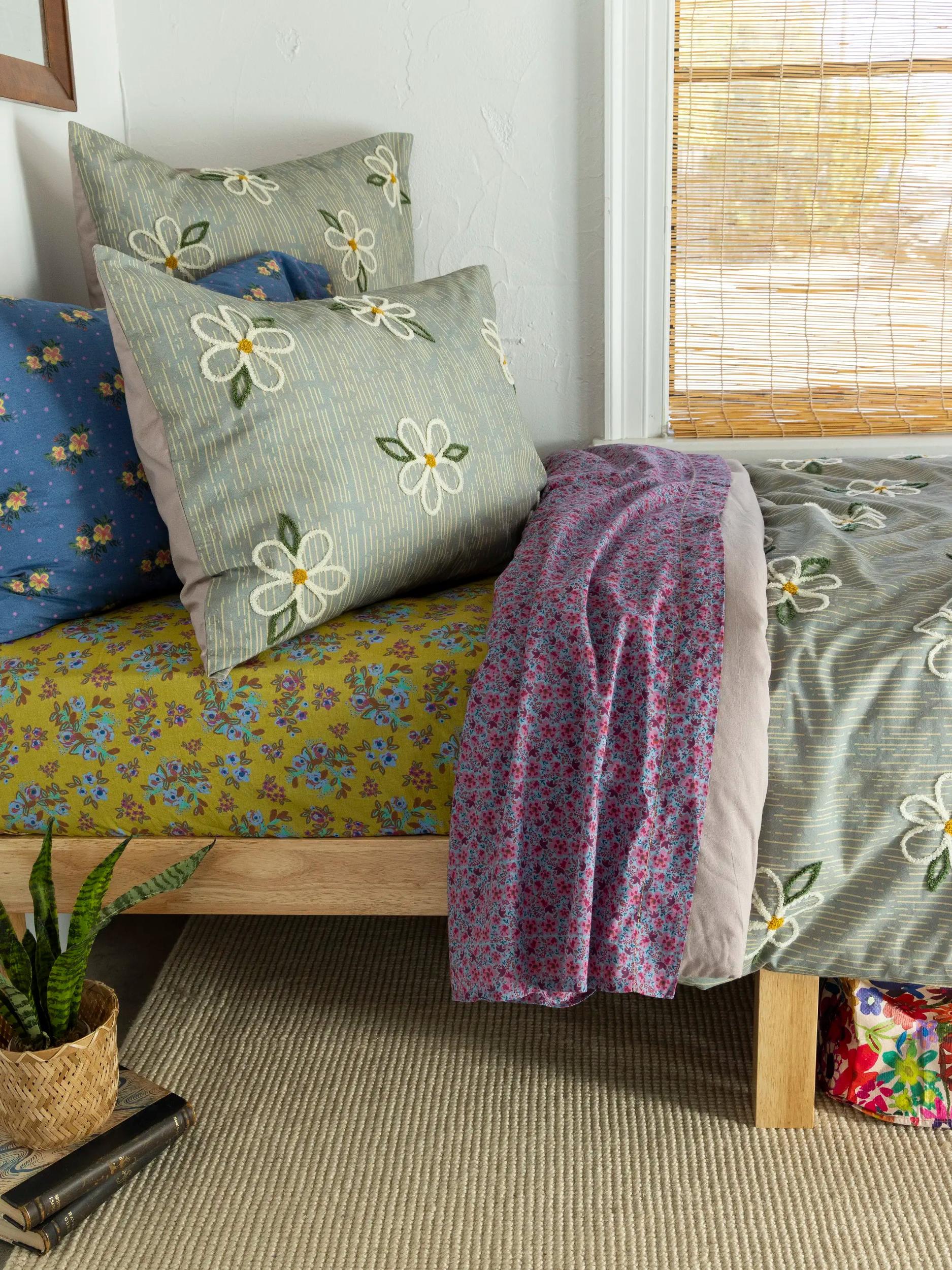 Catalina Cotton Duvet Cover - Daisy Stripe Product Image