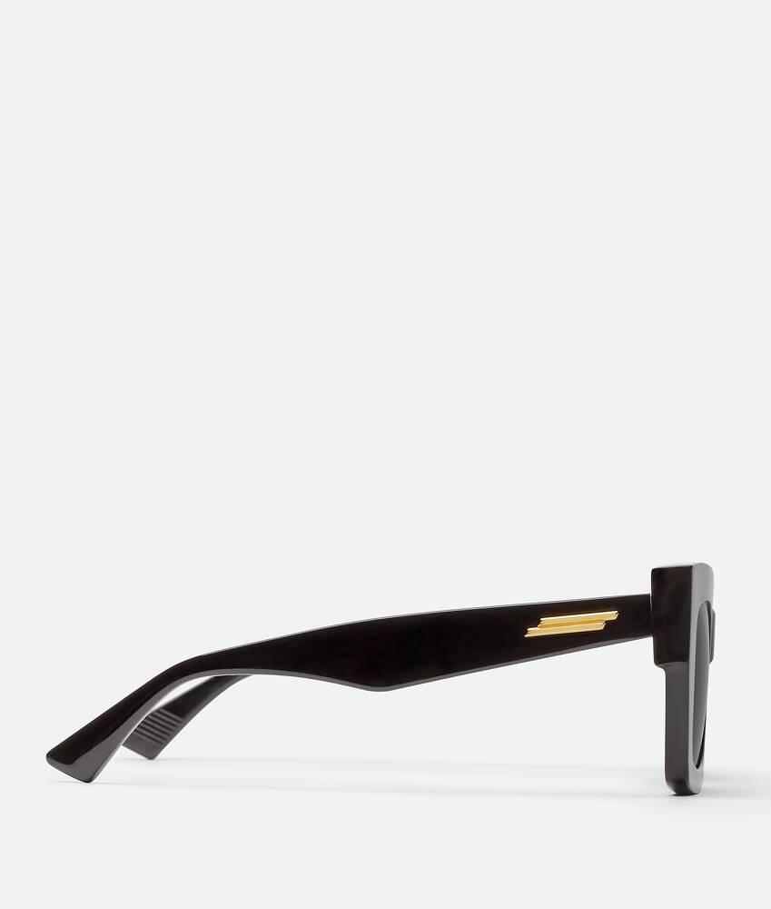 Women's Classic Square Sunglasses in Black / Grey Product Image