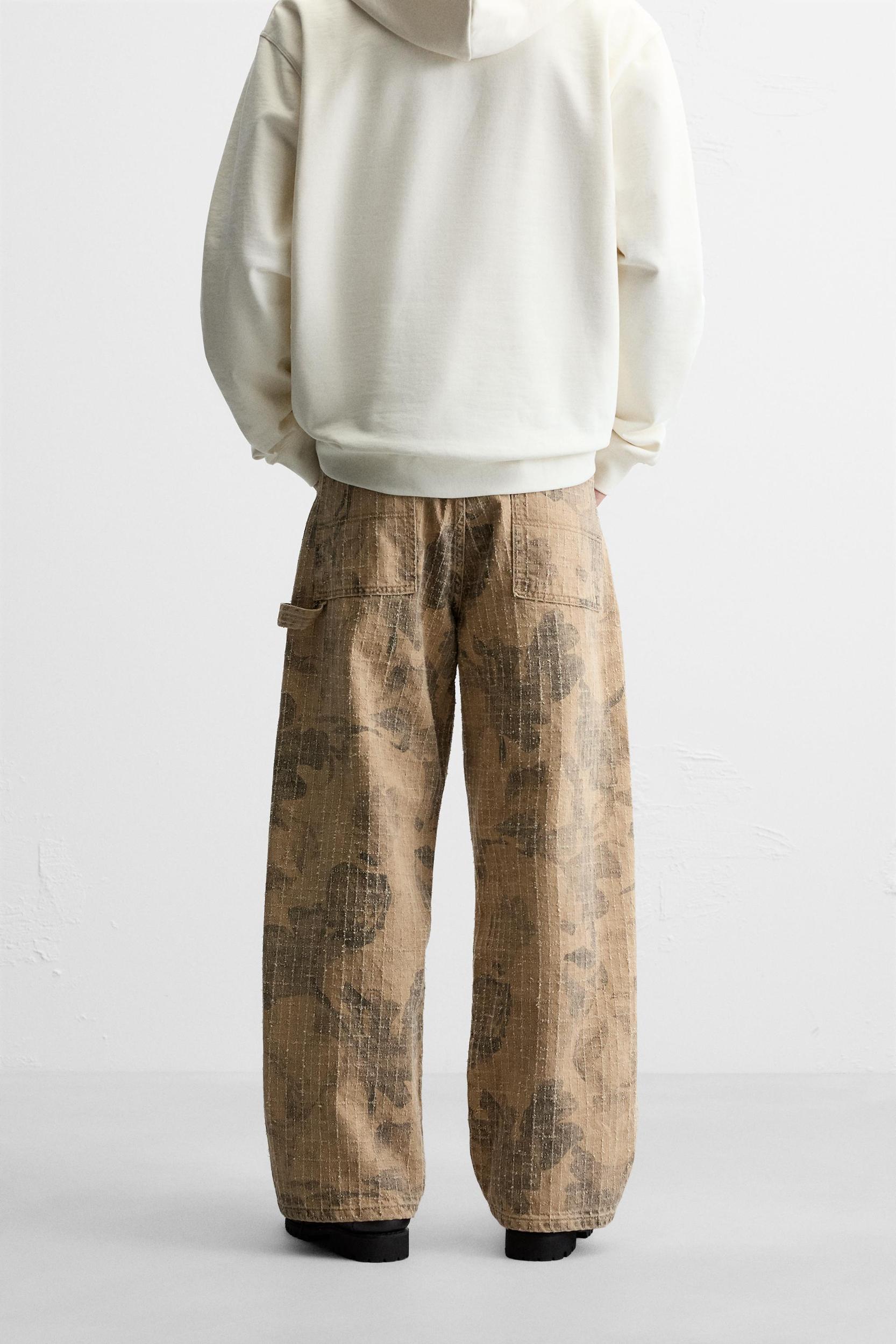 BAGGY FIT CARPENTER JEANS Product Image