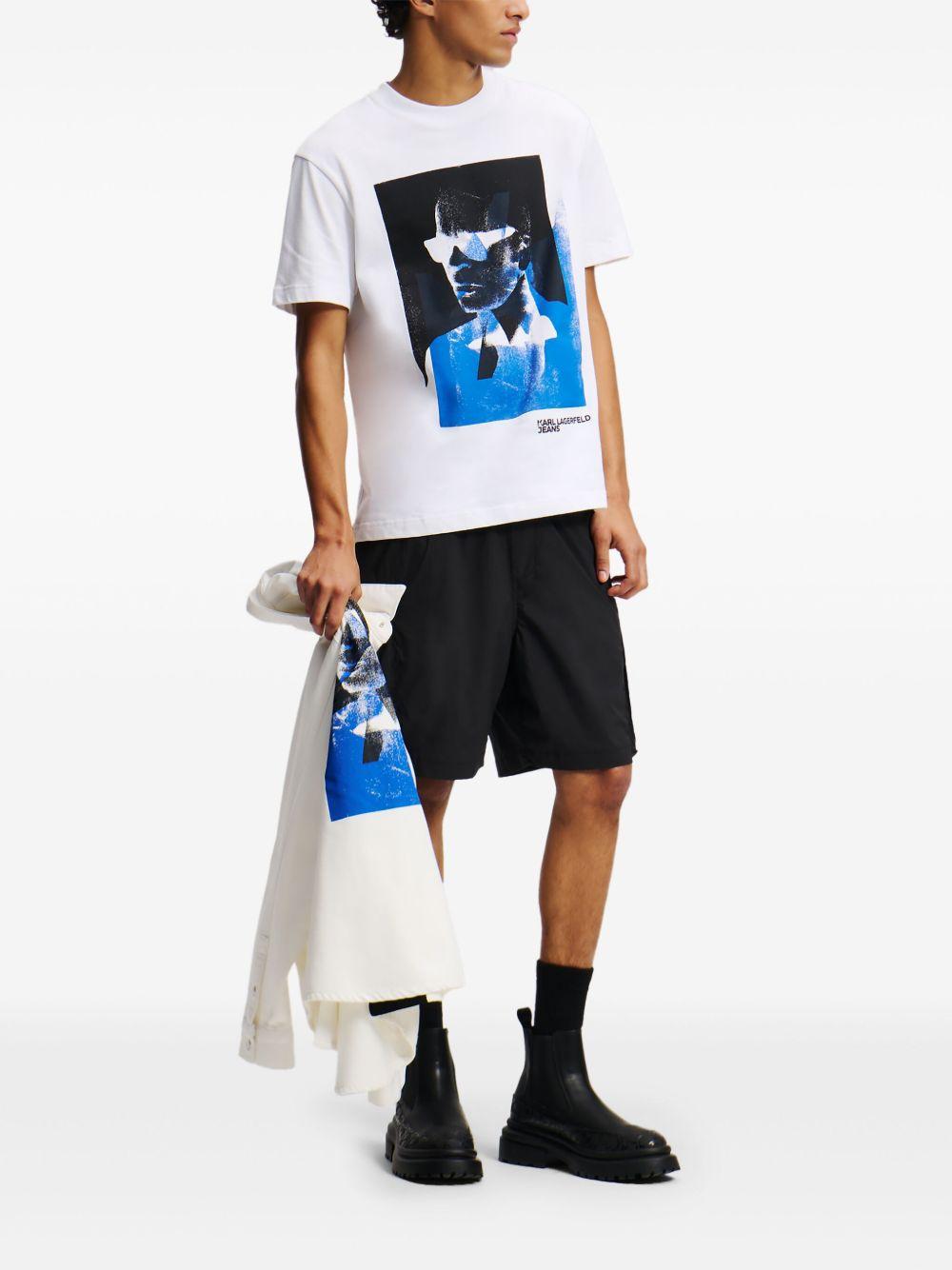 graphic-print t-shirt  Product Image