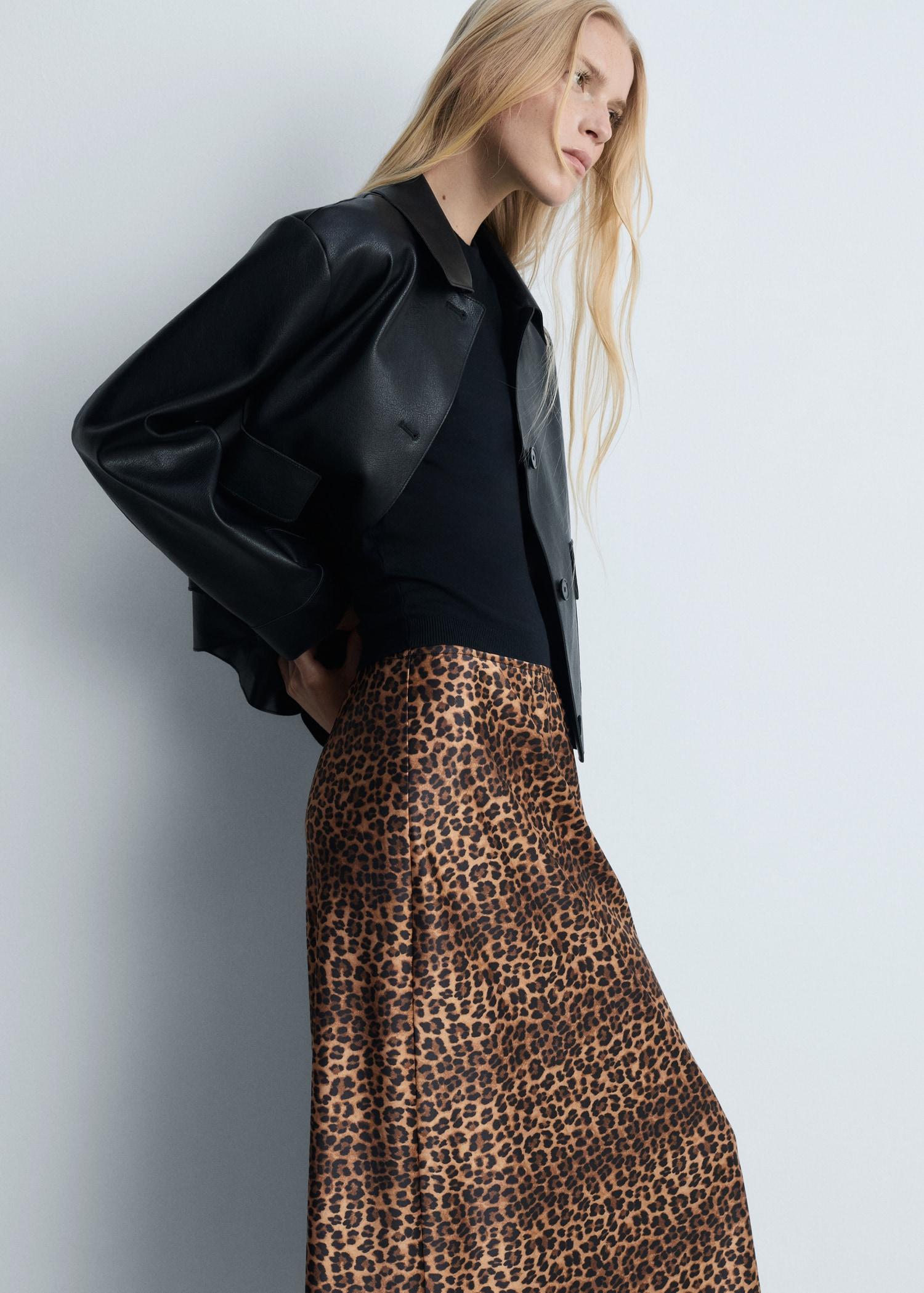 Leopard-print satin skirt - Women | MANGO USA Product Image