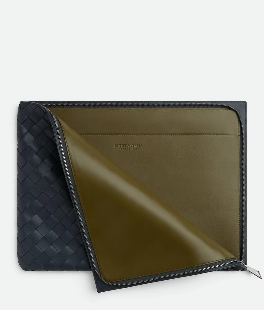 Men's Intrecciato Half Zipped Pouch in Shadow/olive oil Product Image
