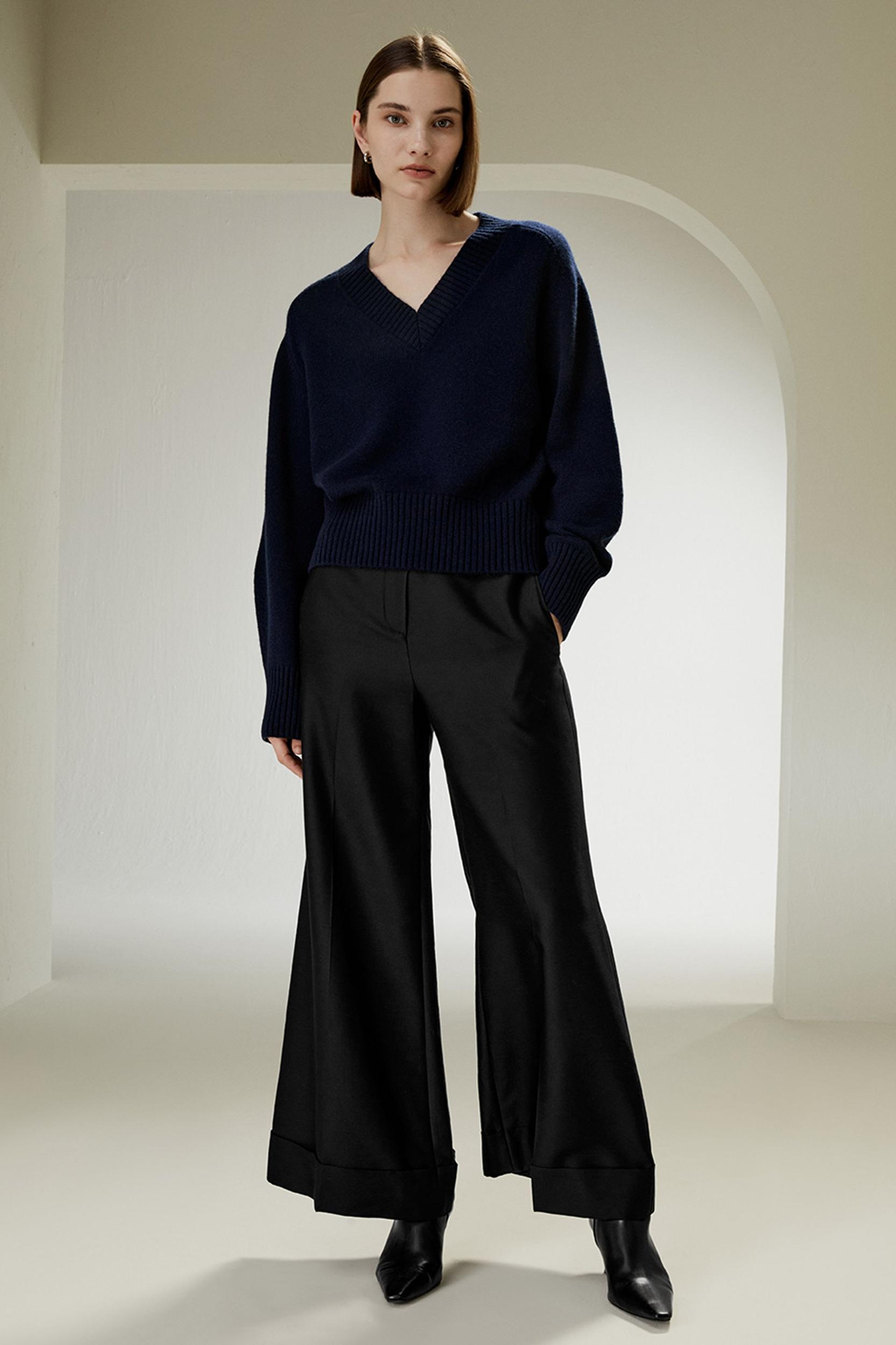 V-Neck Relaxed Fit Wool Cashmere Blend Sweater Product Image