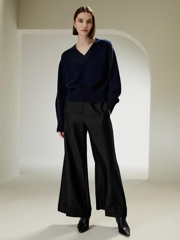 V-Neck Relaxed Fit Wool Cashmere Blend Sweater Product Image