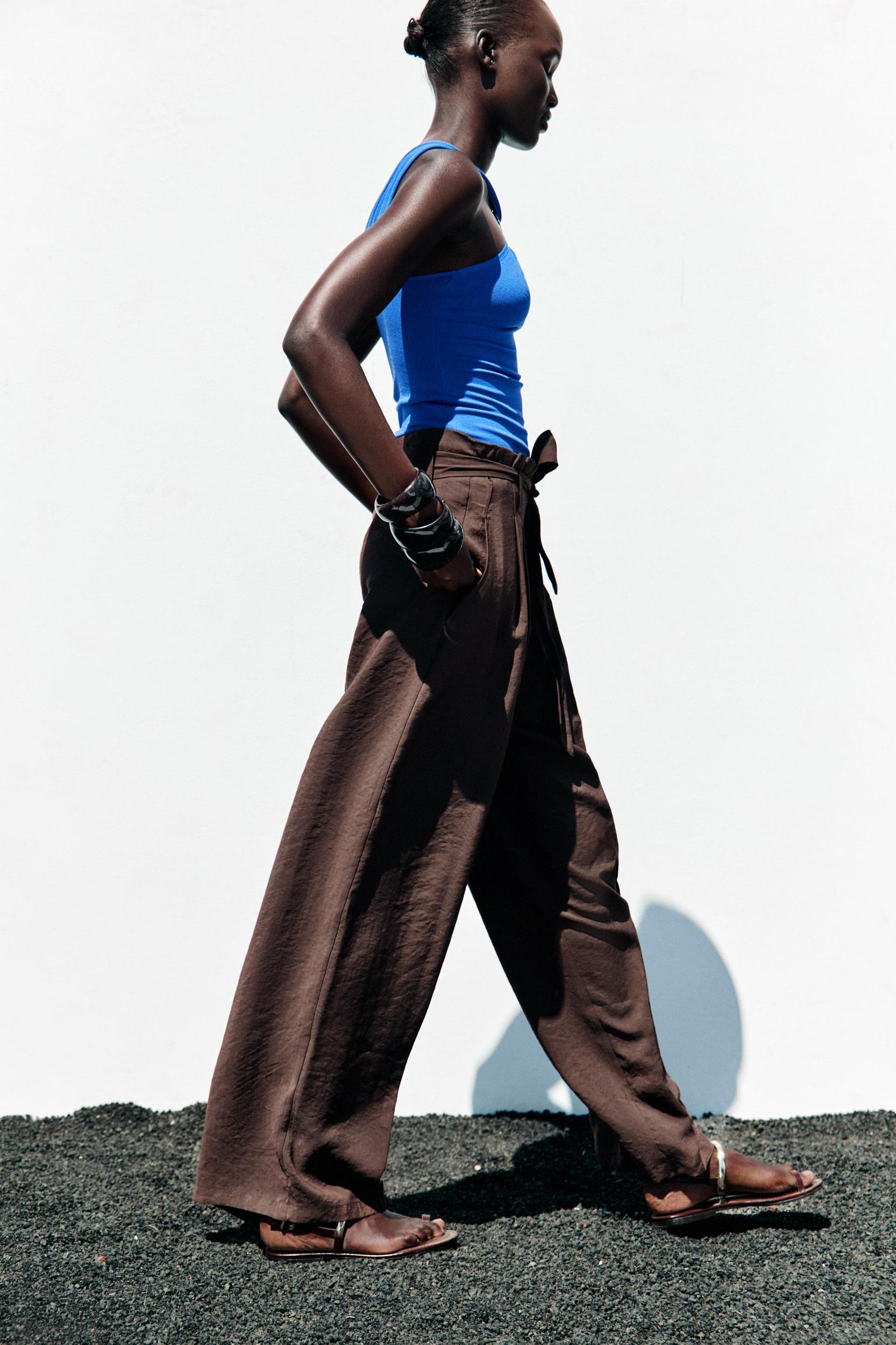 HALTER KNIT TOP Product Image