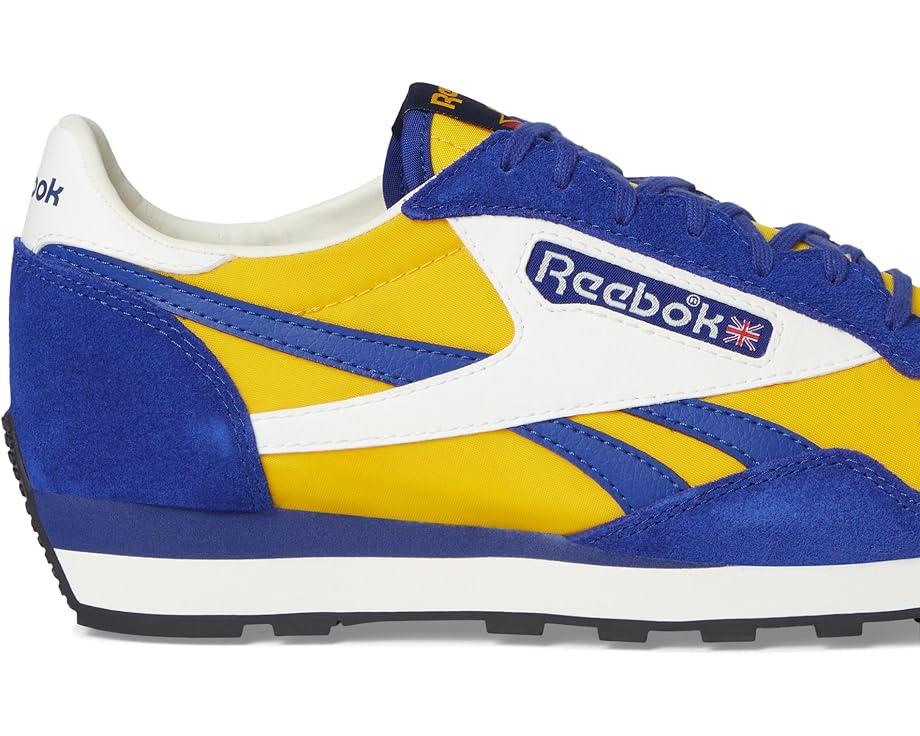 Everyday Stripe Vee 21" Boardshorts Product Image