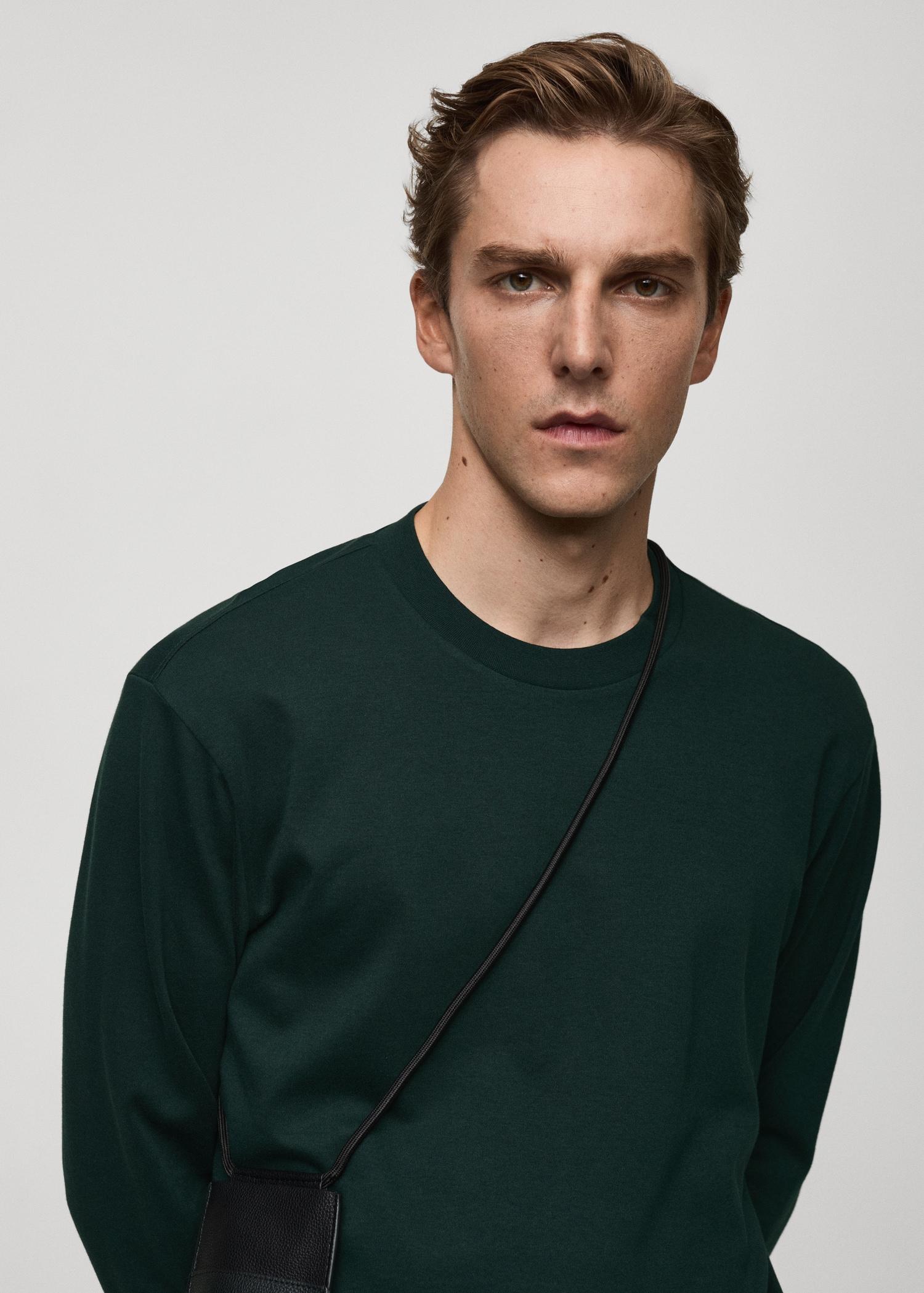 Long-sleeved regular-fit t-shirt - Men | MANGO USA Product Image