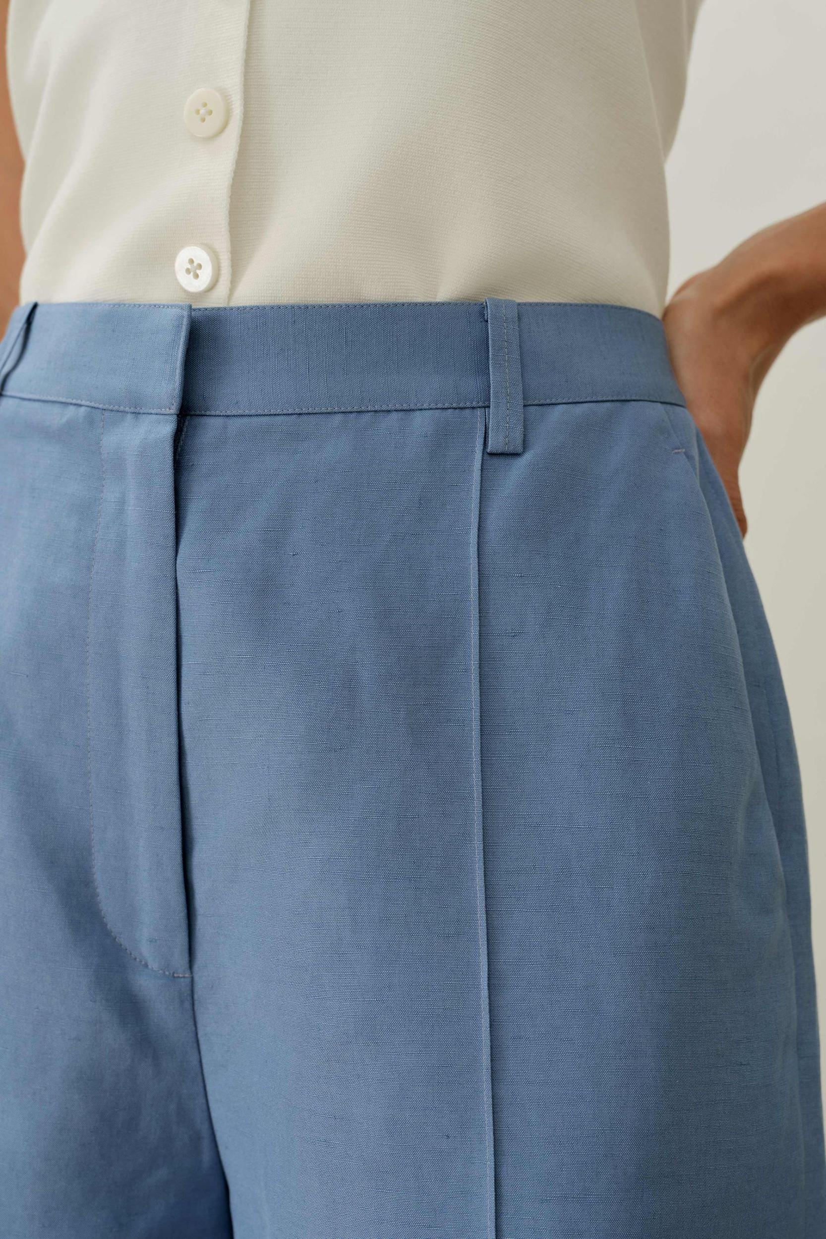 High-Rise Silk Linen Shorts Product Image