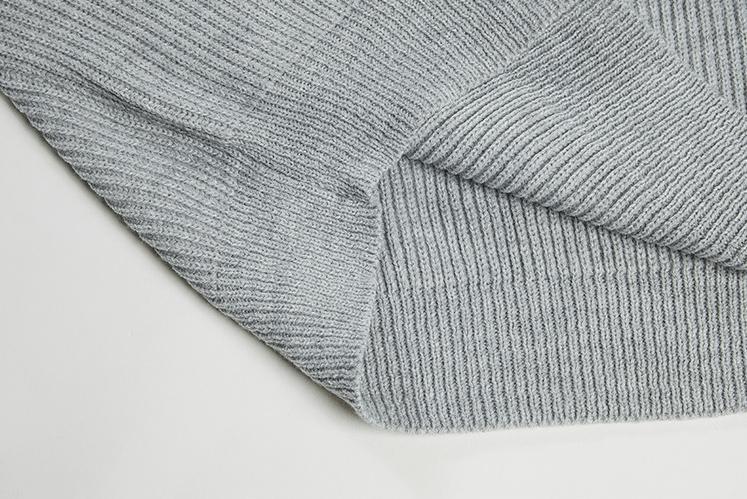 RT No. 3407 KNITTED ROUND NECK SWEATER Product Image