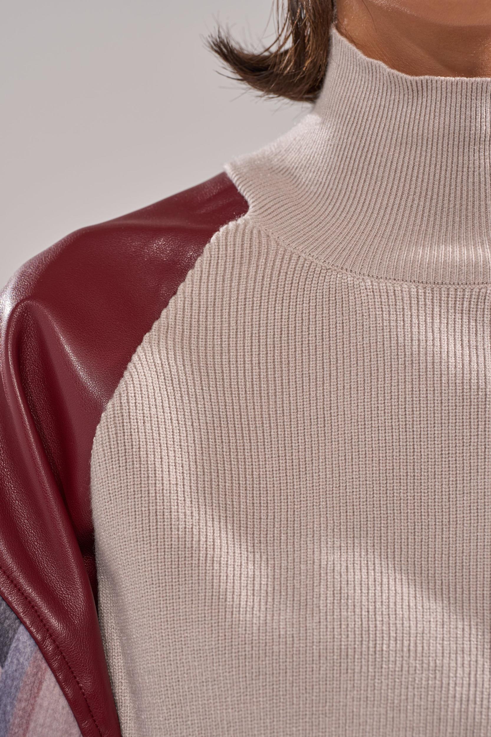 FEELING THE VIBES MINI SKIRT Product Image