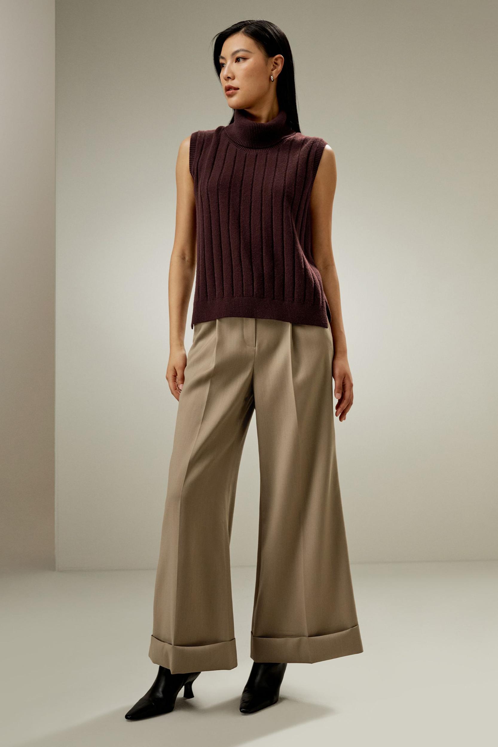 Turtleneck Sleeveless Cashmere Vest Product Image