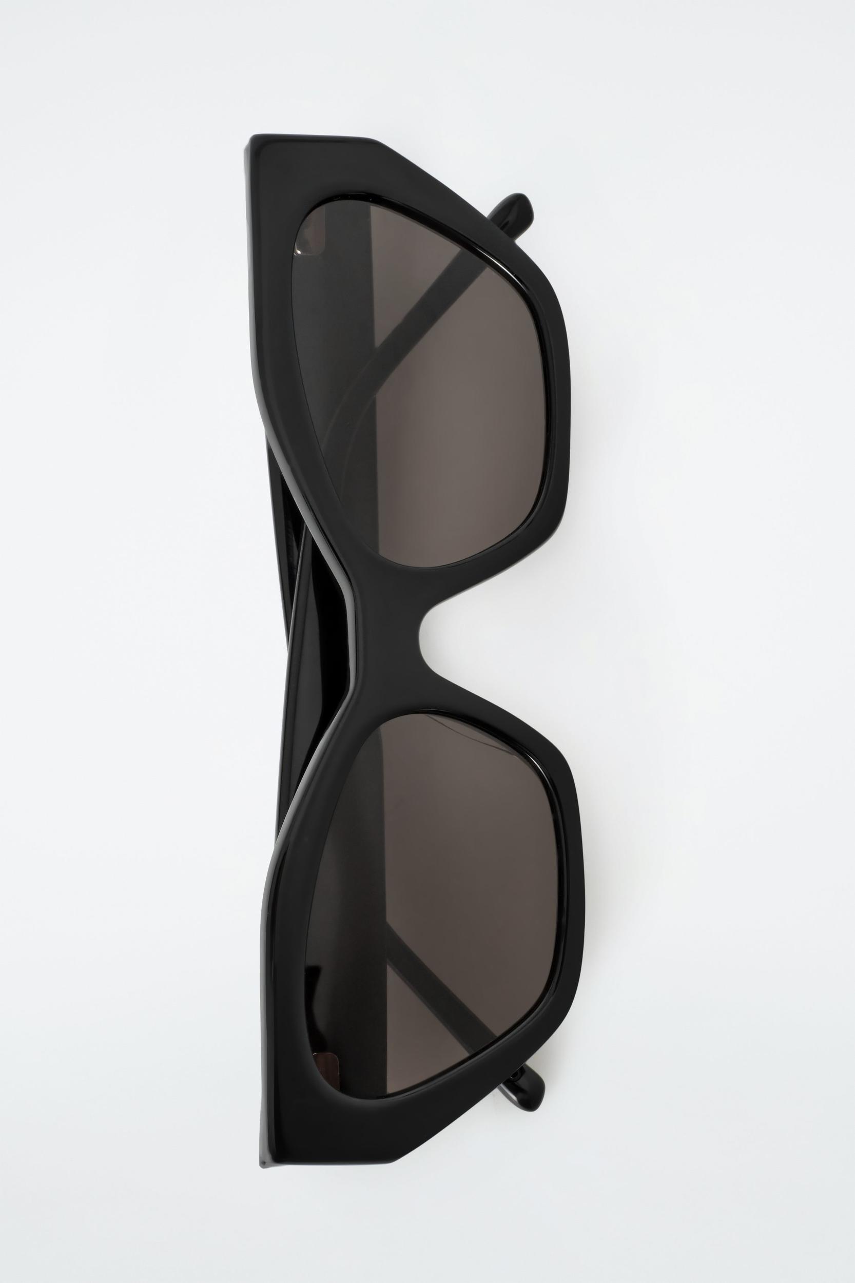 ANGULAR CAT-EYE SUNGLASSES Product Image