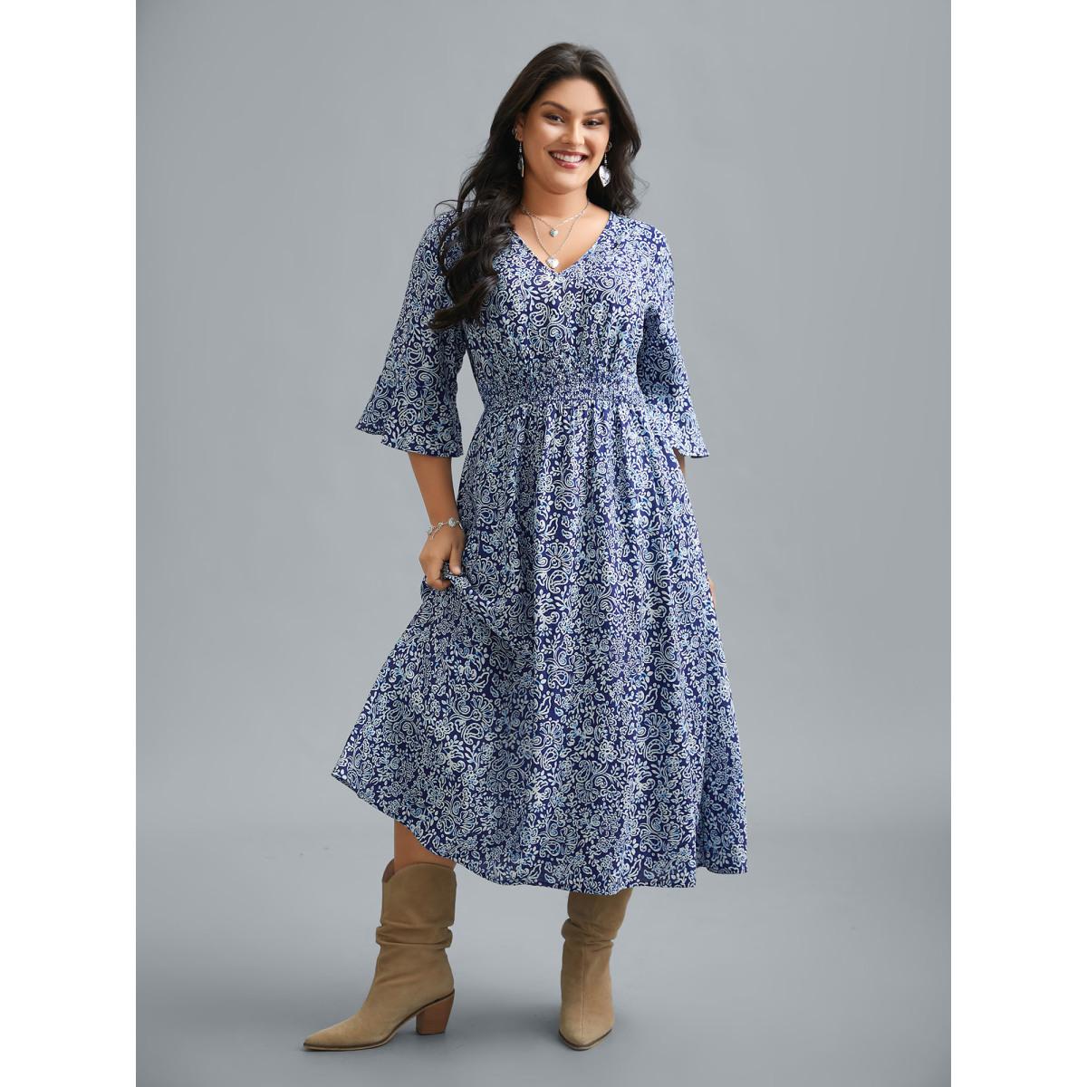 Plus Size V-Neck Paisley Print Smocked Waist Dress DarkBlue Women Resort Non V-neck Elbow-length sleeve Curvy BloomChic 28/5X Product Image