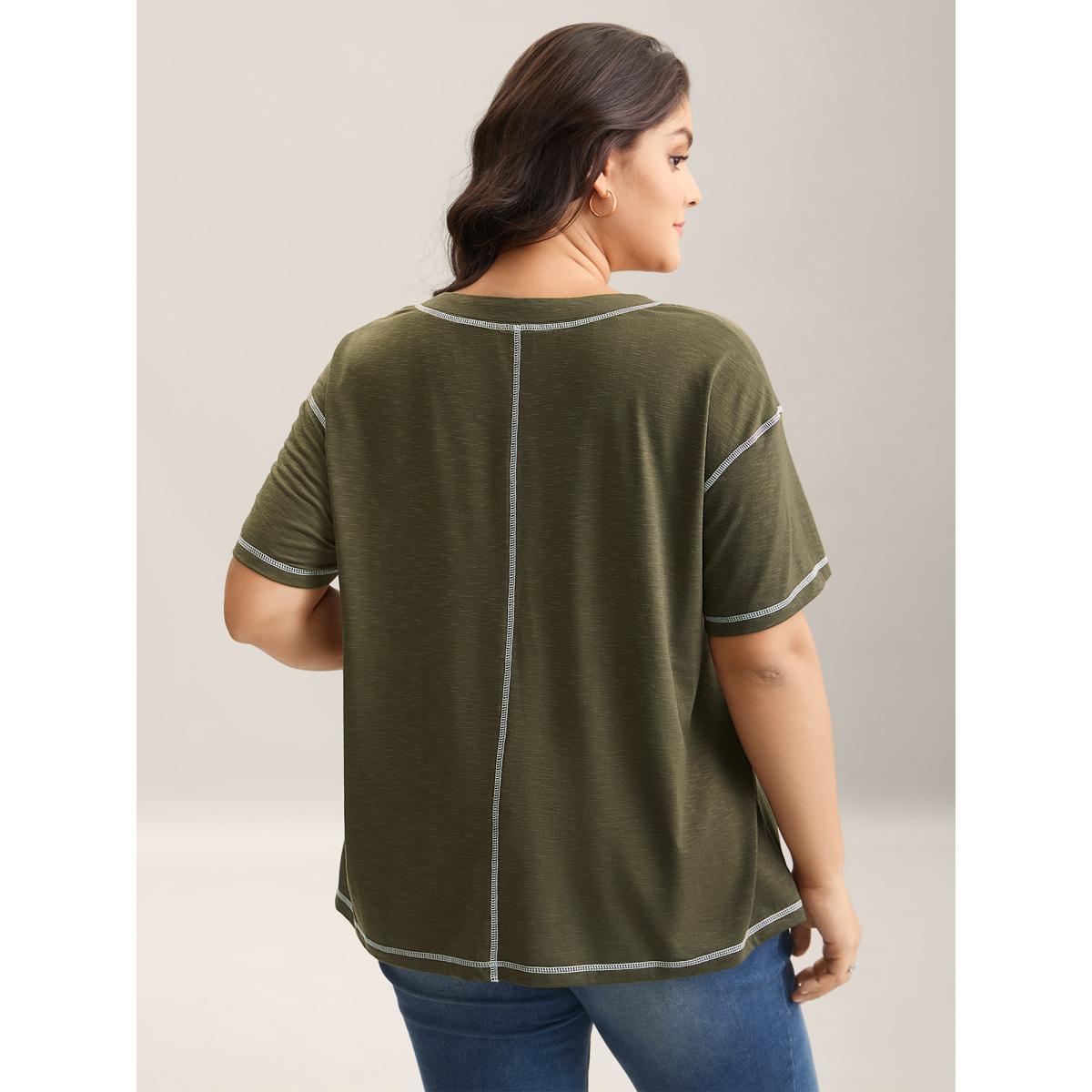 Plus Size Color Contrast Trim Notched Collar T-Shirt ArmyGreen Women Topstitching Notched collar Everyday-Casual T-shirts BloomChic 22-24/3X Product Image