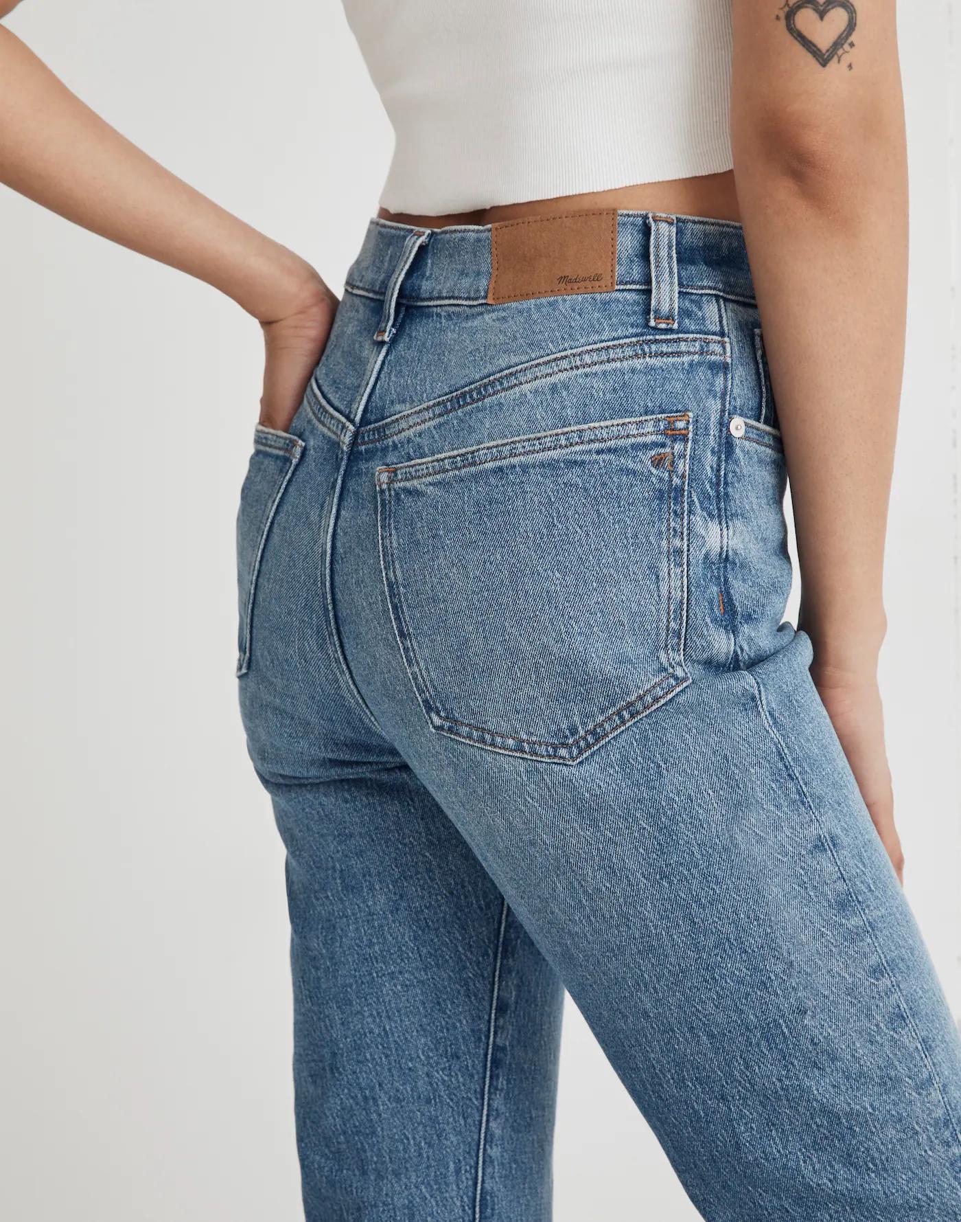 The Petite '90s Straight Jean Product Image