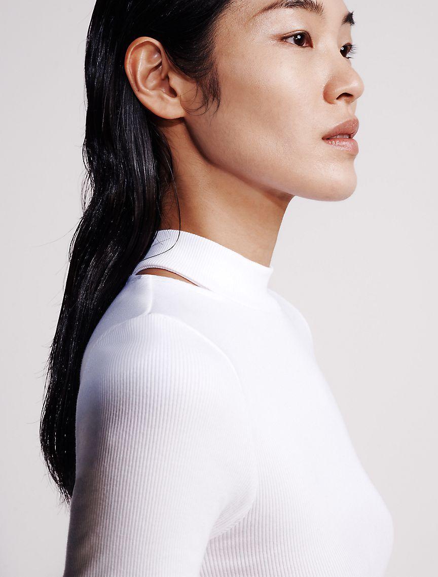 Cut Out Slim Crewneck T-Shirt Product Image