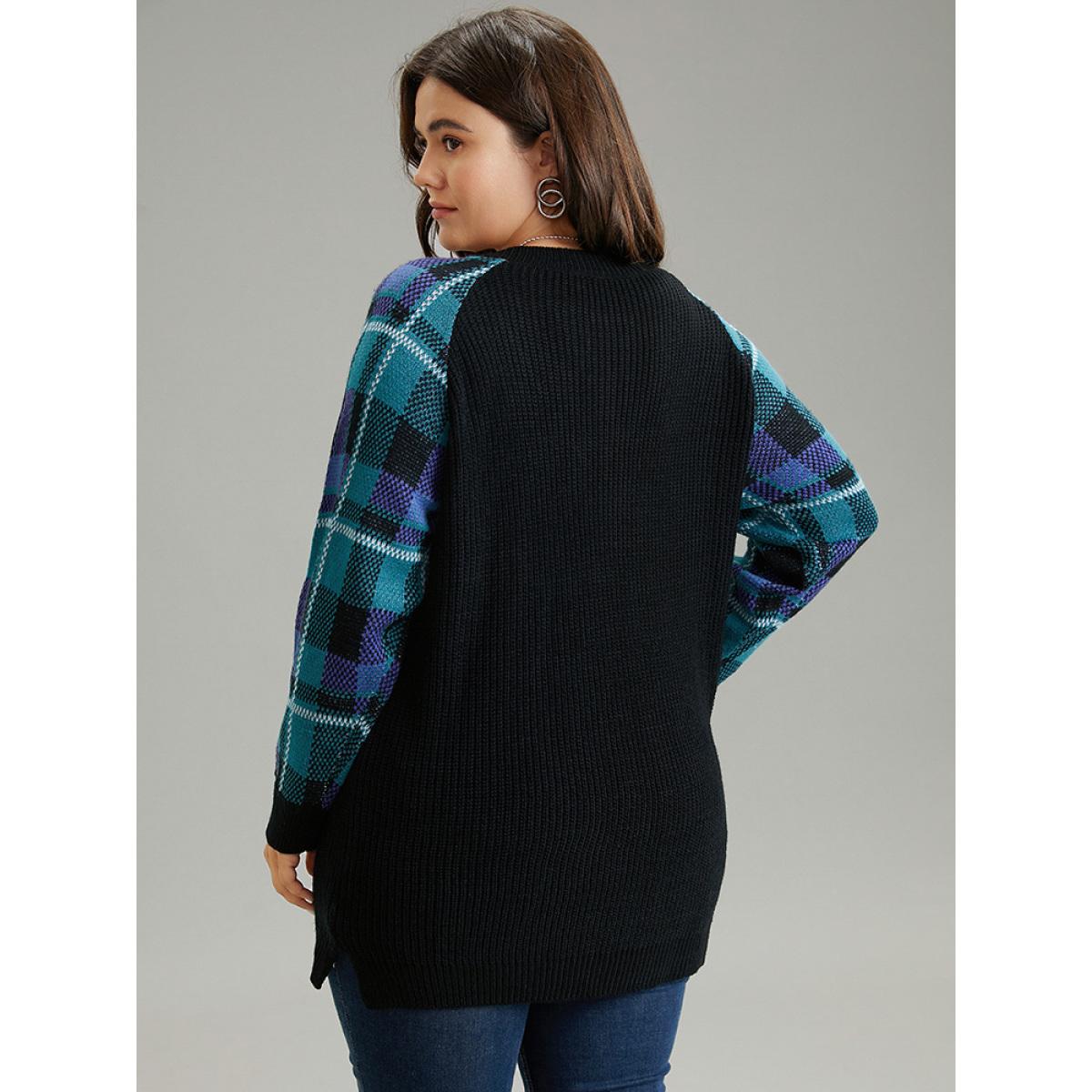 Plus Size Plaid Patchwork Split Side Raglan Sleeve Pullover Black Women Casual Loose Long Sleeve V-neck Dailywear Pullovers BloomChic 10/M Product Image