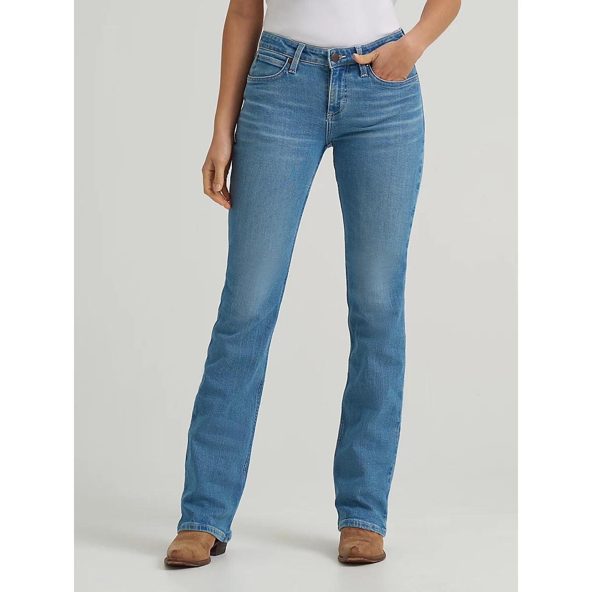 Women's Wrangler Retro® Mae Mid Rise Bootcut Jean in Illiana Product Image
