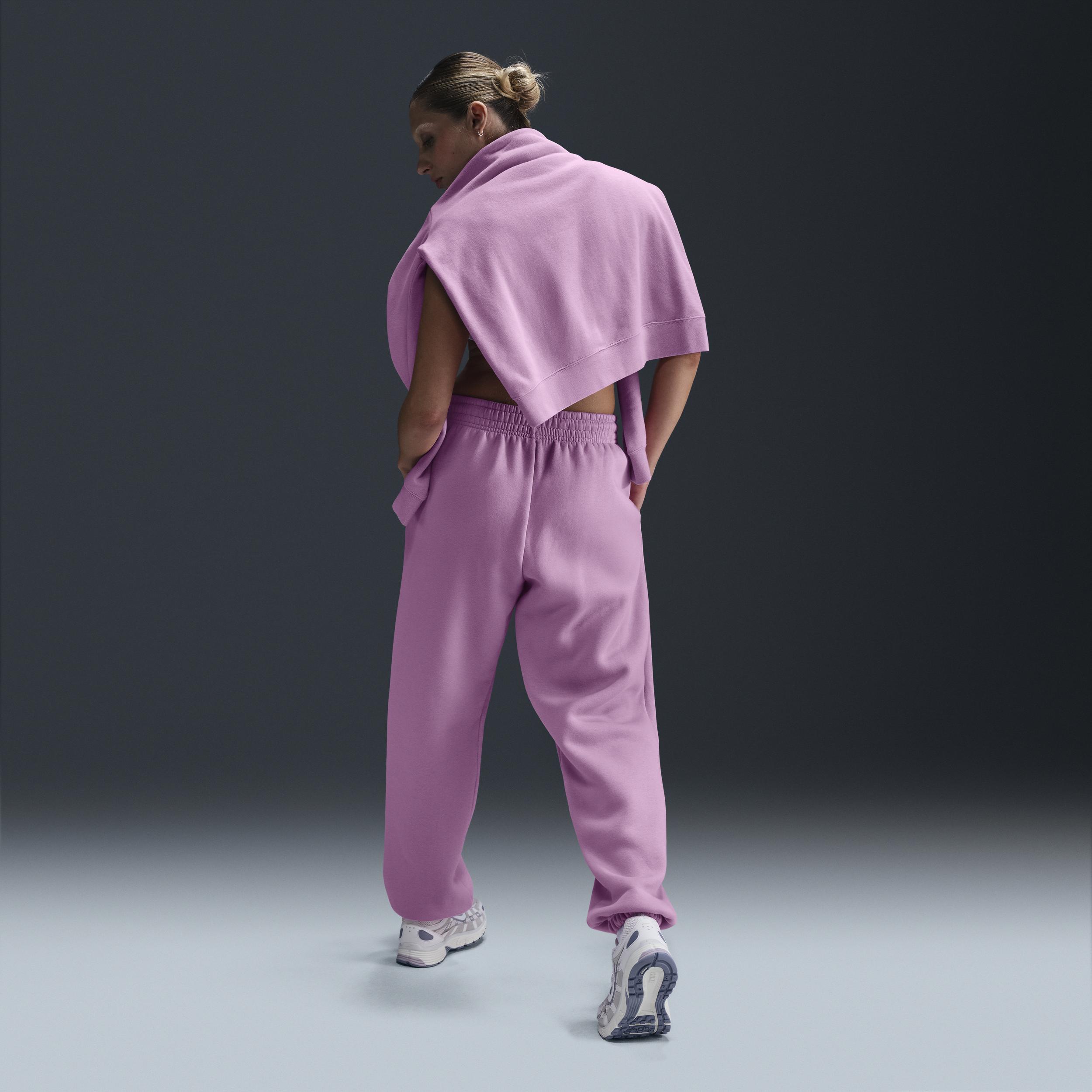 Women's Nike Sportswear Phoenix Fleece High-Waisted Oversized Sweatpants Product Image