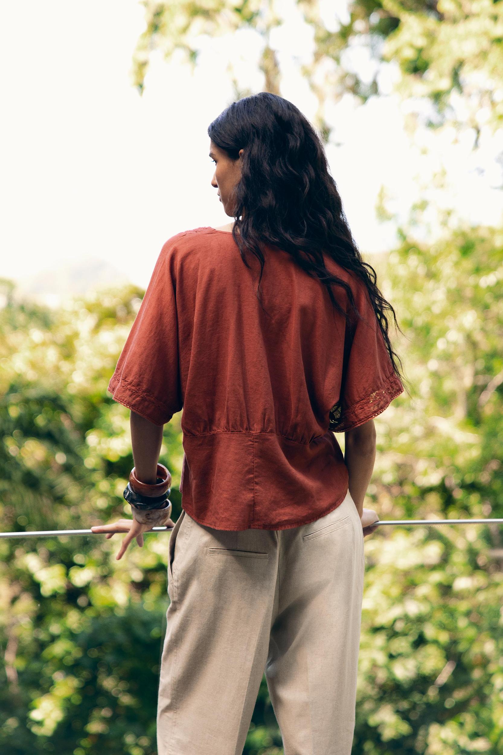 LINEN ENTREDEUX TOP Product Image