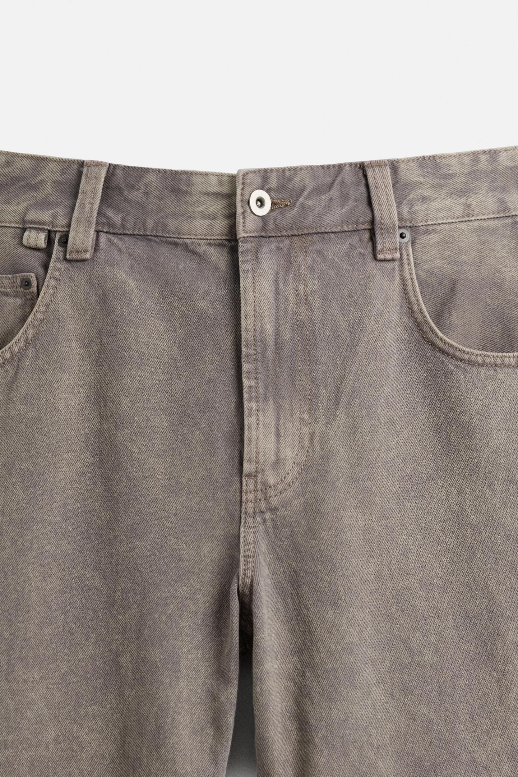 WASHED RELAXED FIT JEANS Product Image