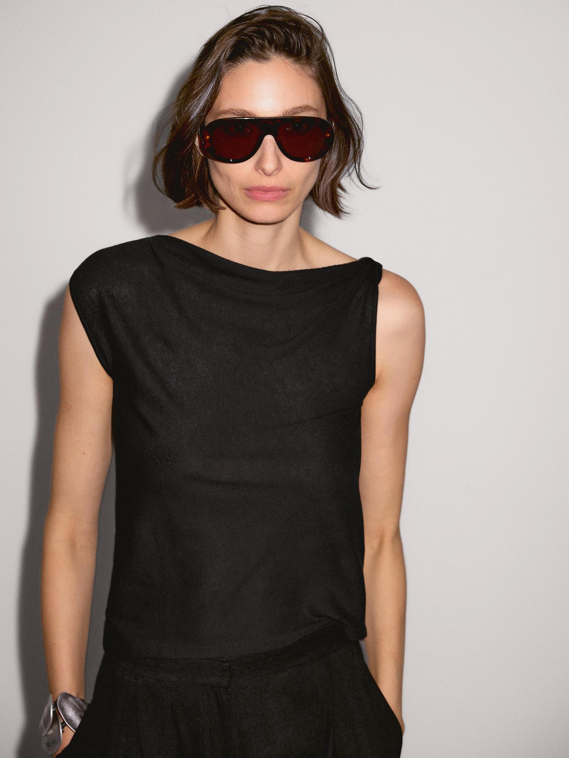 Asymmetric top with knot detail Product Image
