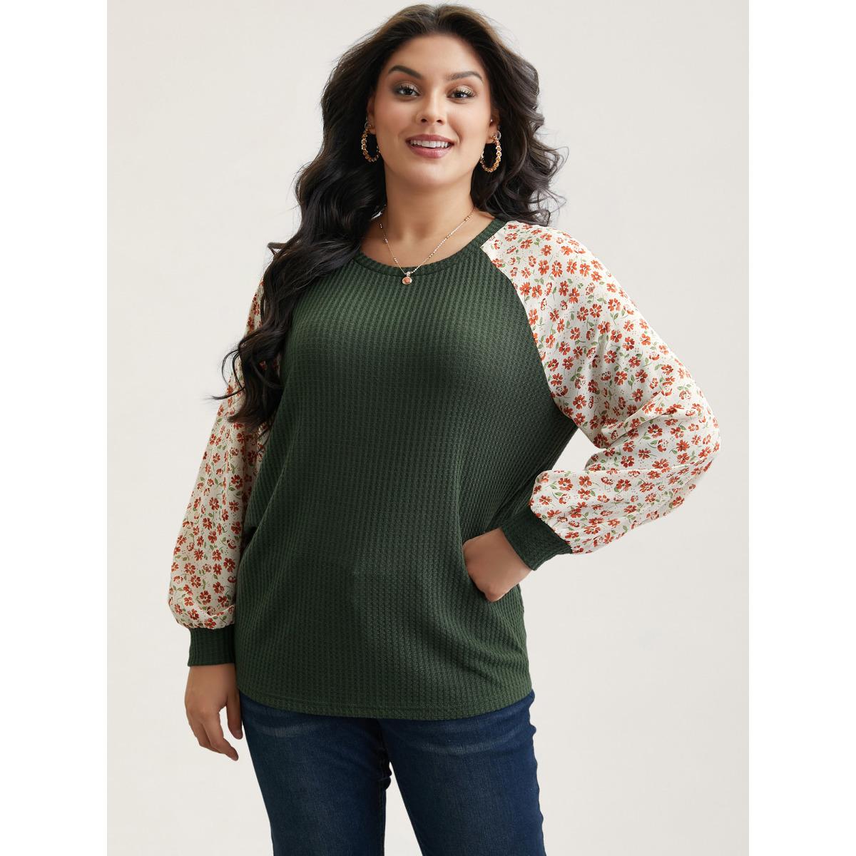 Plus Size Color-Block Printed Raglan Sleeve Waffle Knit T-Shirt ArmyGreen Women Elegant Texture Natural Flowers Round Neck Everyday T-shirts BloomChic 28/5X Product Image