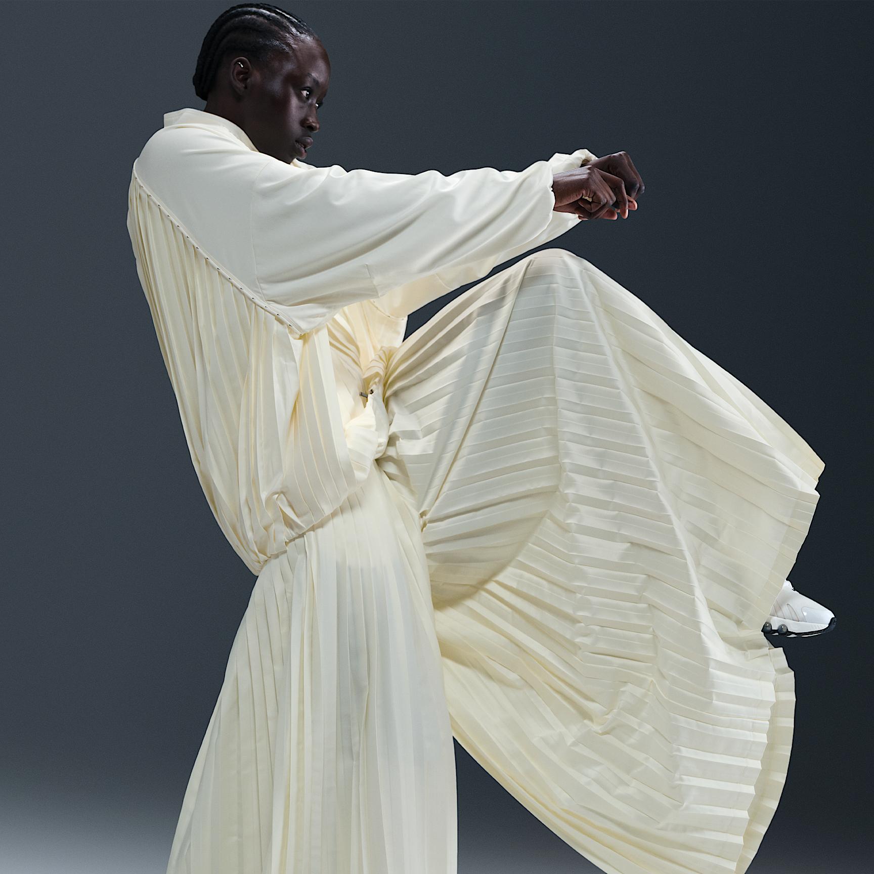 Womens Nike Sportswear Collection Mid-Rise Pleated Track Pants | HJ0520-133 Product Image