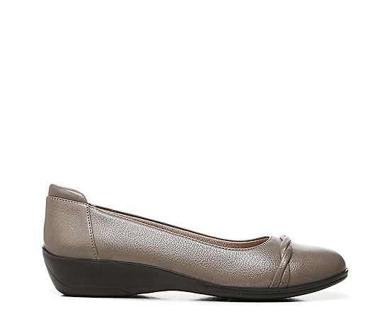 Lifestride Womens Impact Flat Product Image