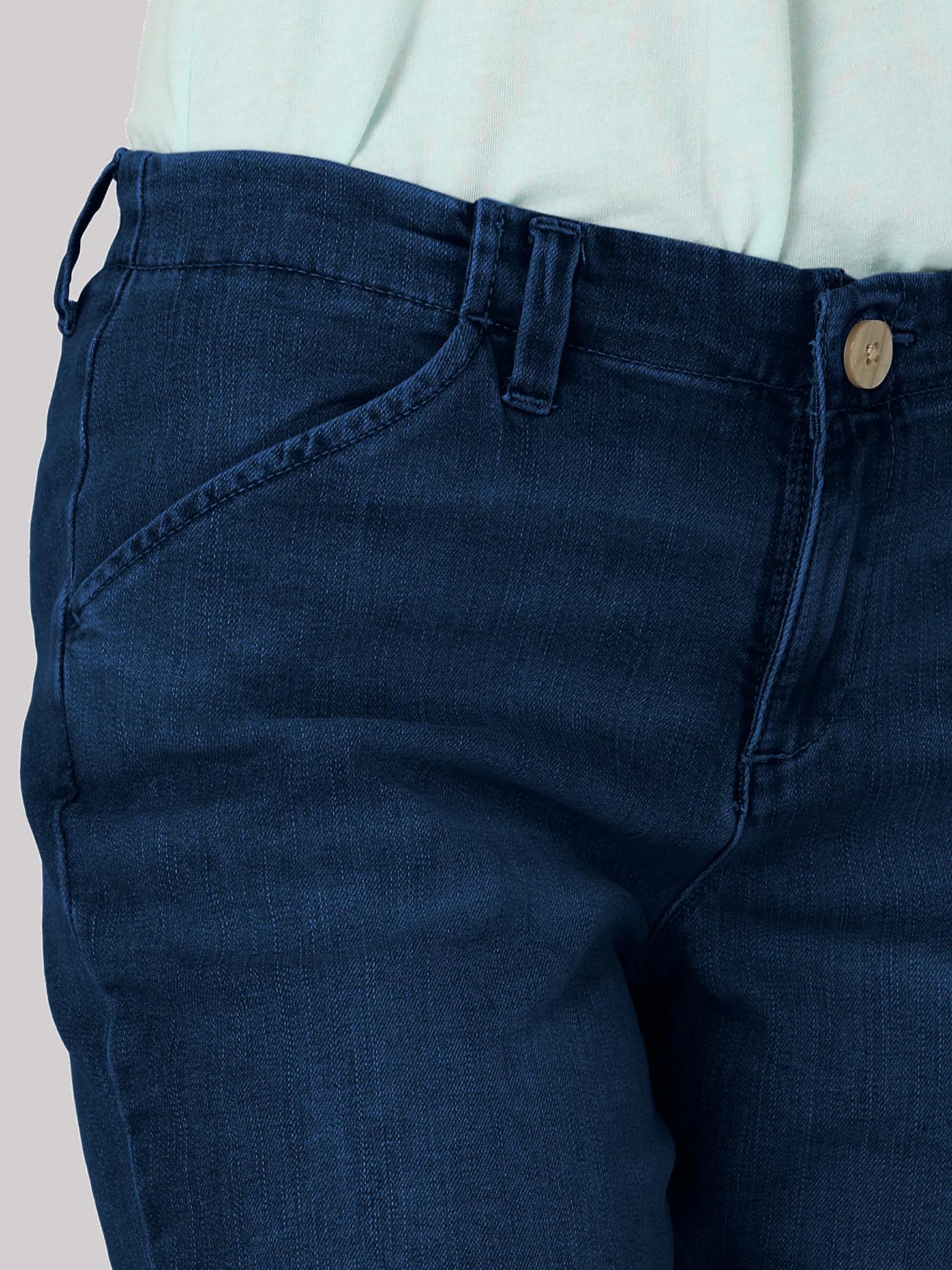 Women's Legendary Chino Bermuda | Women's Shorts | Lee® Product Image