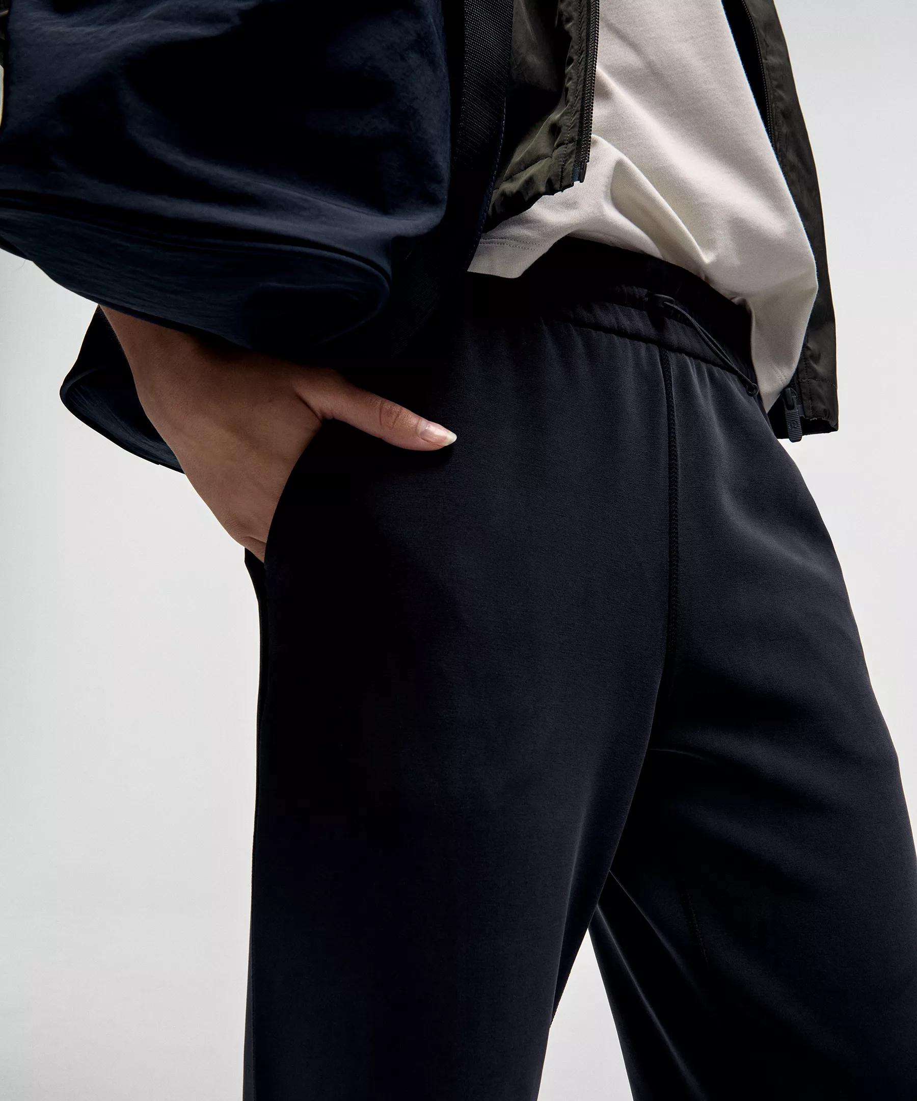 Softstreme High-Rise Straight-Leg Cropped Pant Product Image