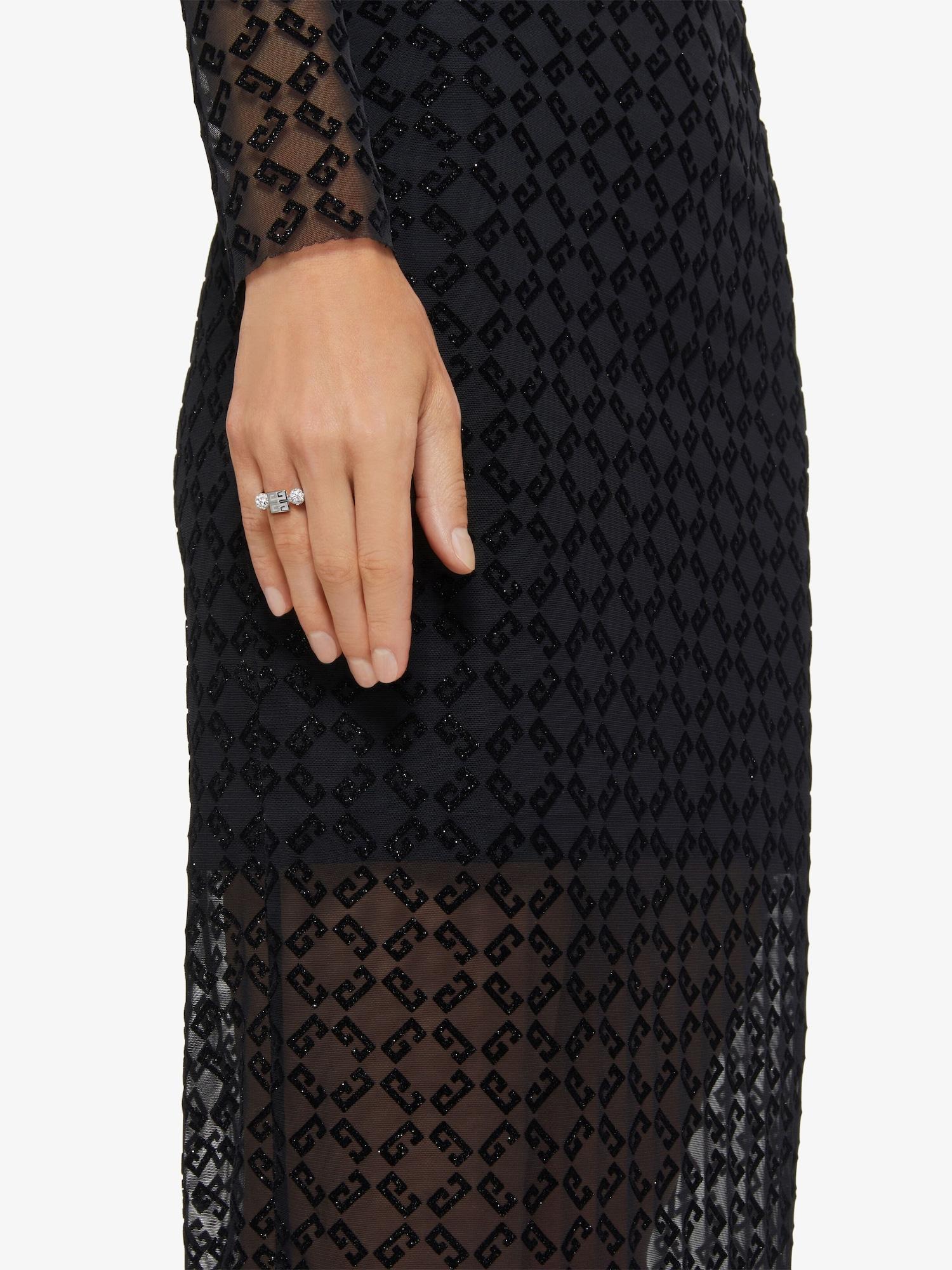 4G ring in metal with crystals Product Image