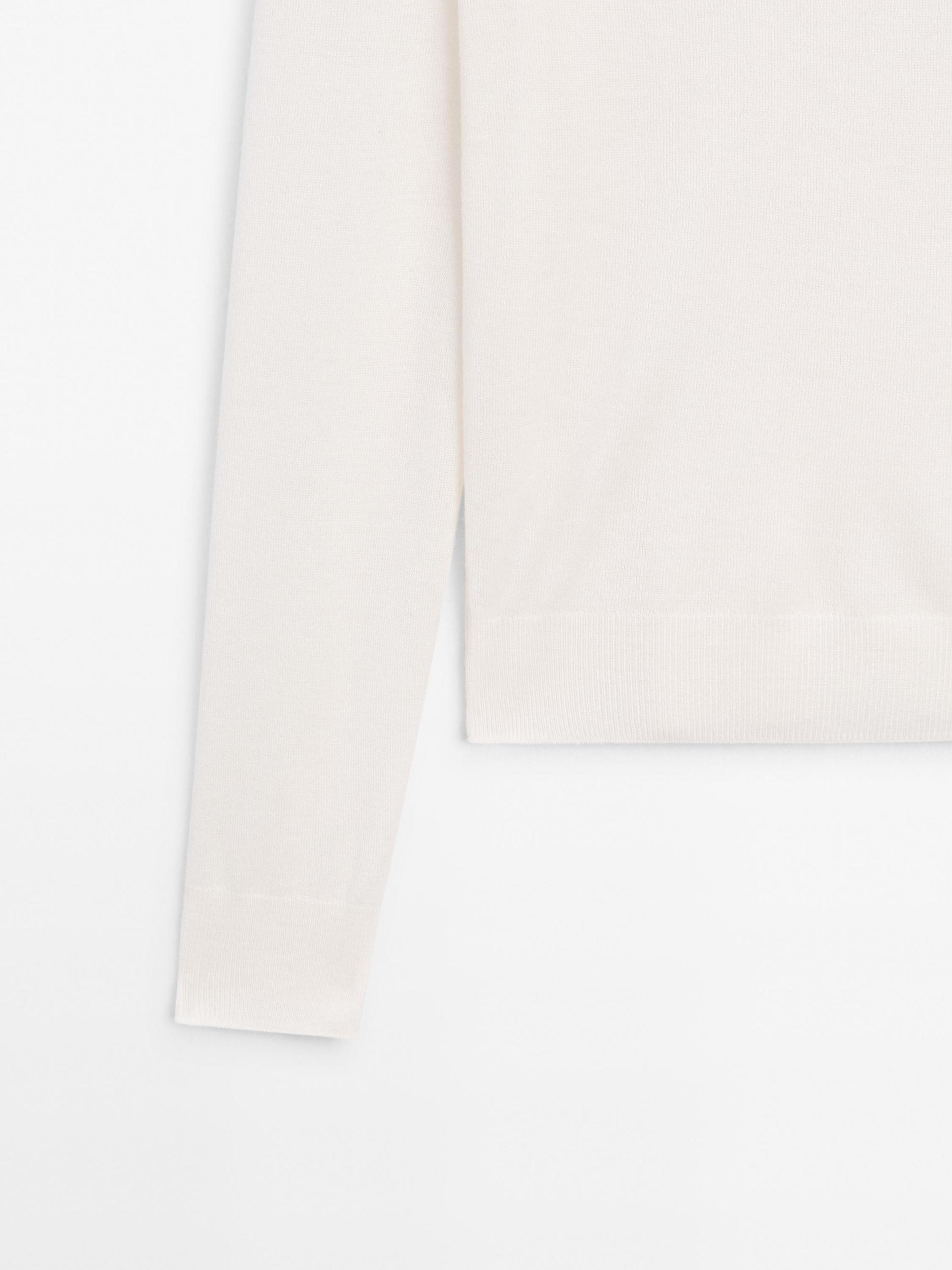 Wool blend knit sweater with crew neck Product Image