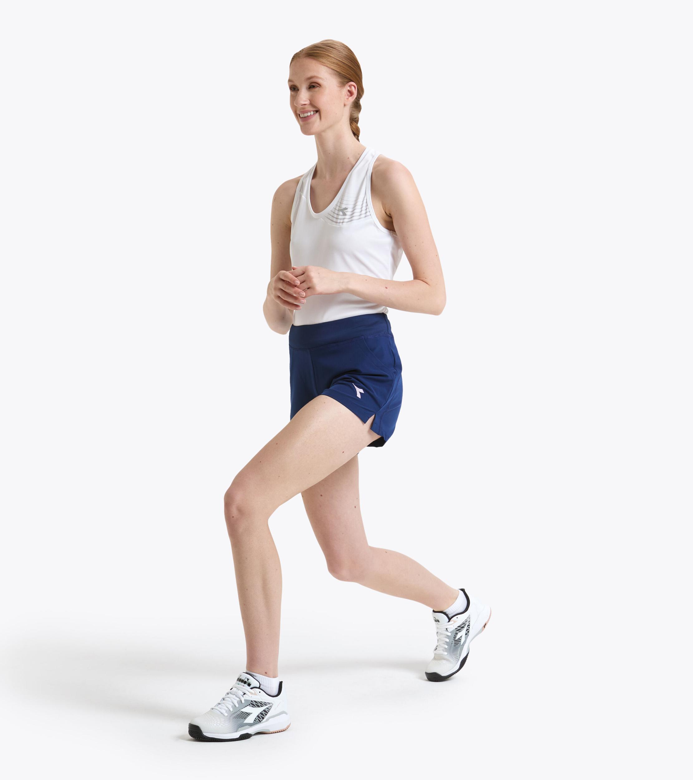 L. SHORT COURT Product Image