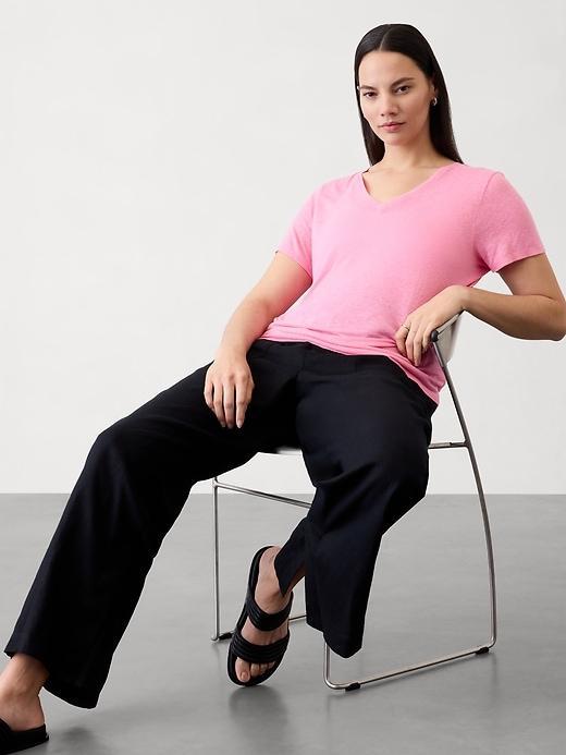 Getaway Linen Blend V-Neck Tee Product Image