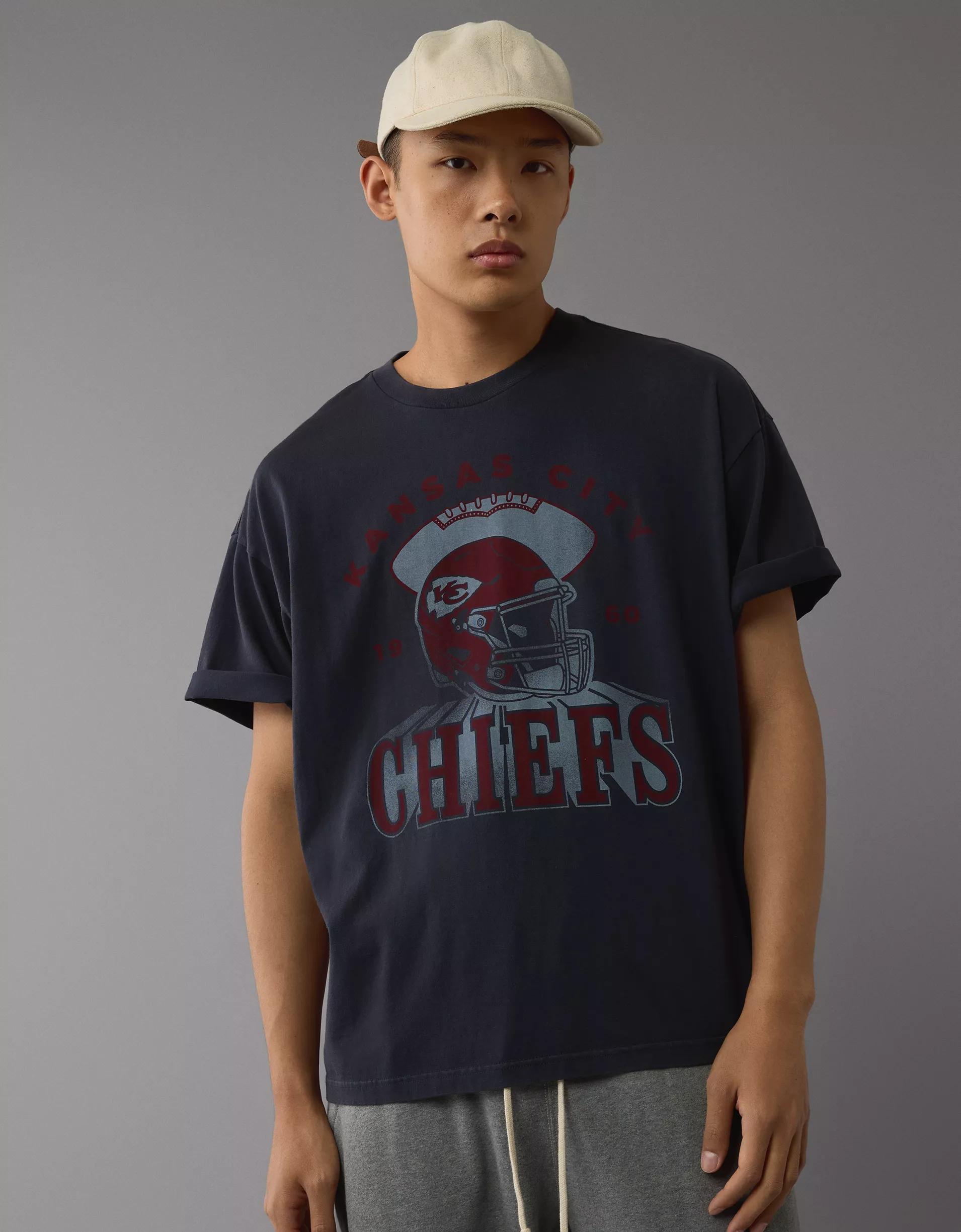 AE Boxy NFL Kansas City Chiefs Graphic T-Shirt Product Image