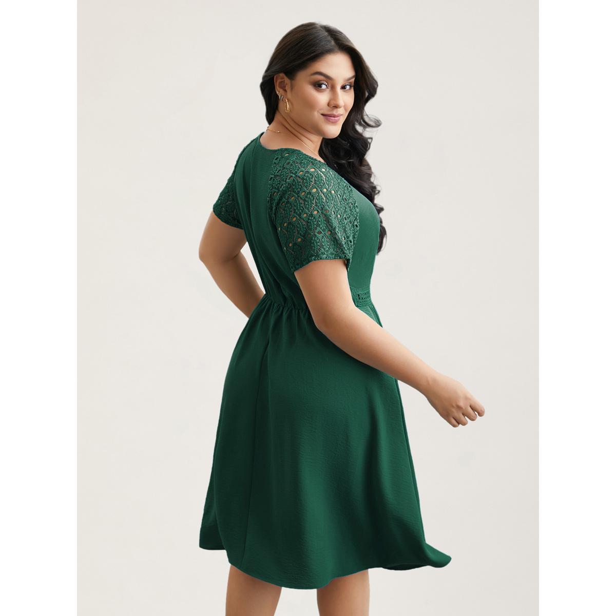 Plus Size Lace Cut-Out Raglan Sleeve Pockets Midi Dress DarkGreen Women Timeless Woven ribbon&lace trim Round Neck Short sleeve Curvy BloomChic 28/5X Product Image