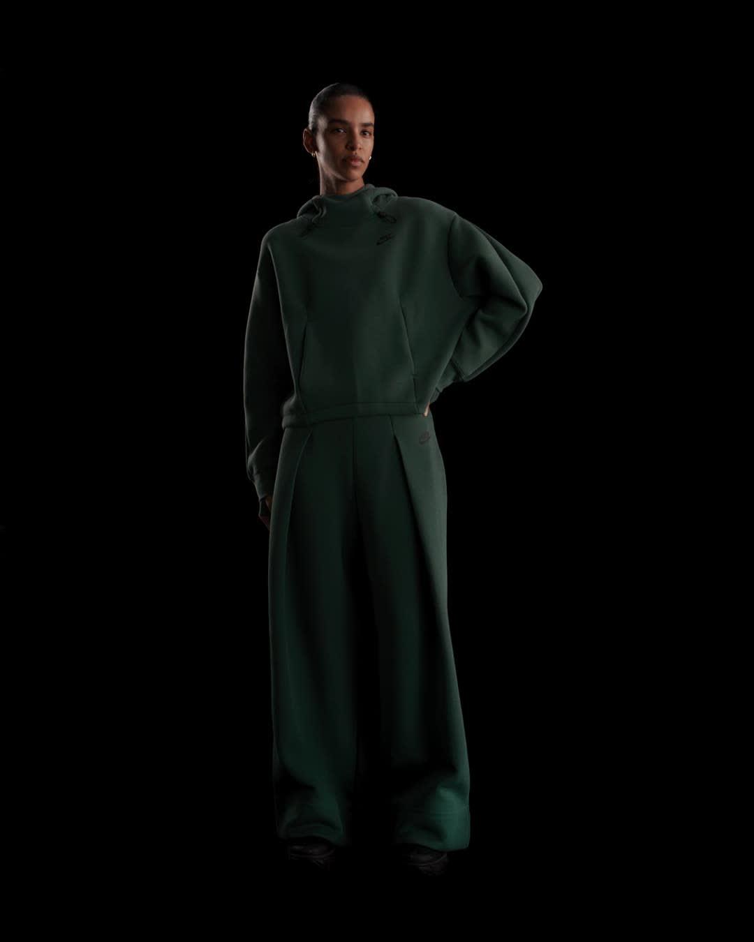 Nike Sportswear Tech Fleece Women's High-Waisted Pleated Pants Product Image